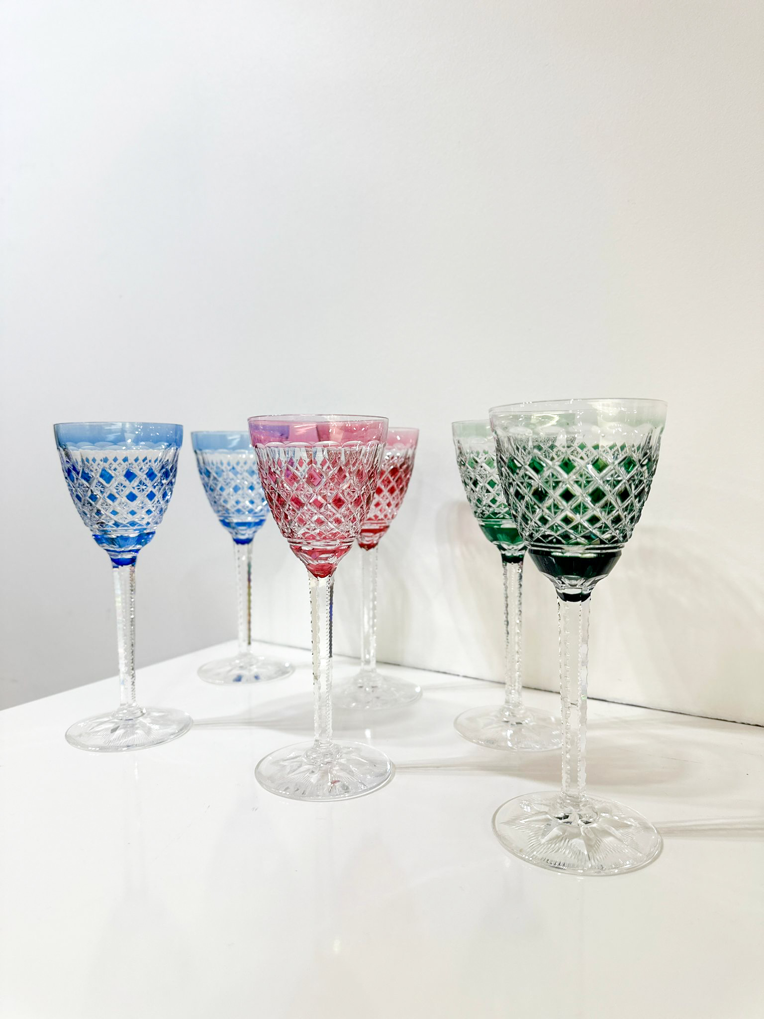 b2a94143-c3ae-40e2-9e67-488f9cbb1075aurore-morisse-affaire-conclue-verrerie-verres-vin-blanc-gevaert-carlton-couleur-art-de-la-table-décoration-collectionneur-occasion
