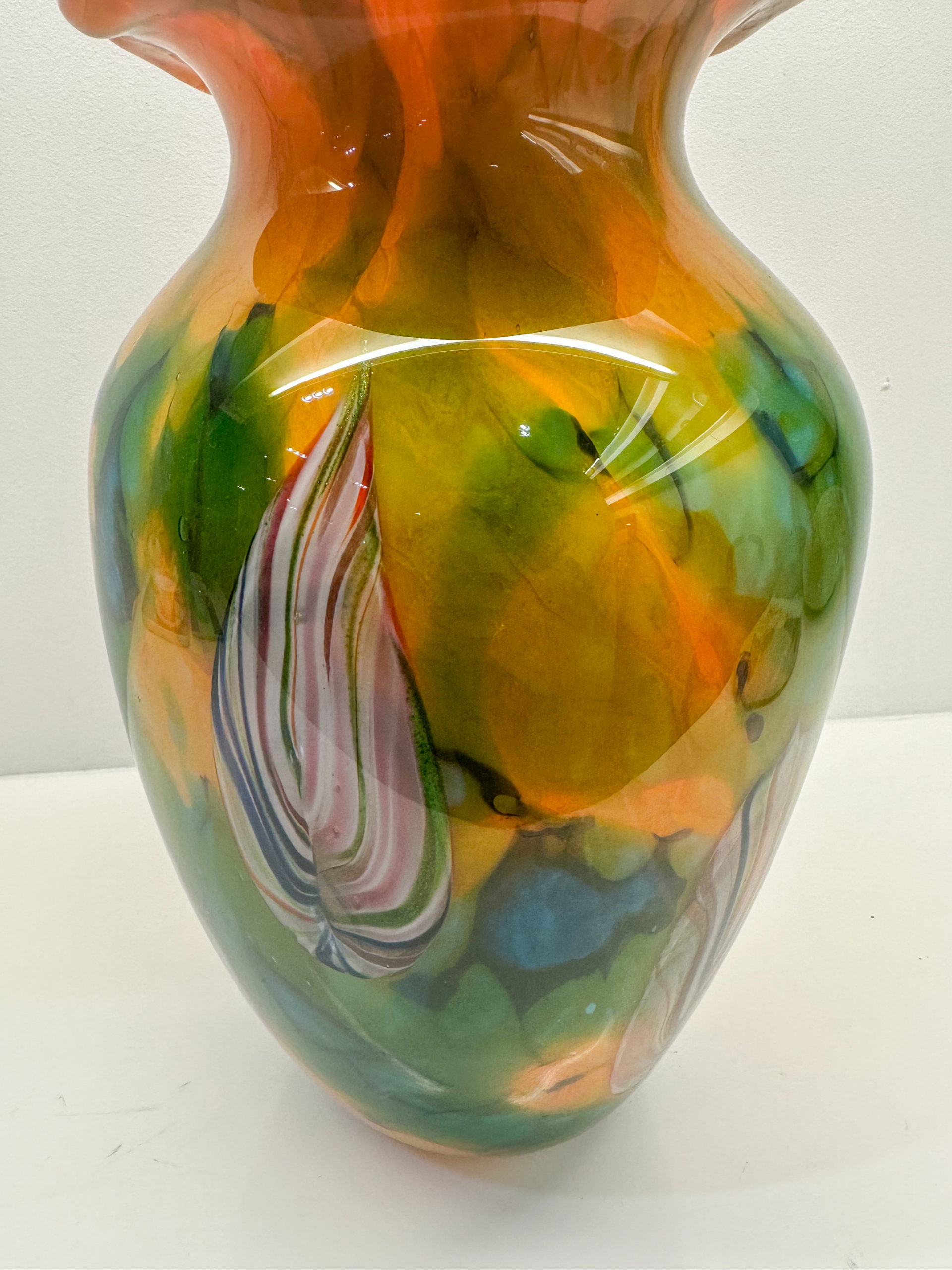 IMG_8886aurore-morisse-affaire-conclue-vase-murano-verrerie-décoration-bouquet-rouge-fleurs-jaune-table-collectionneur