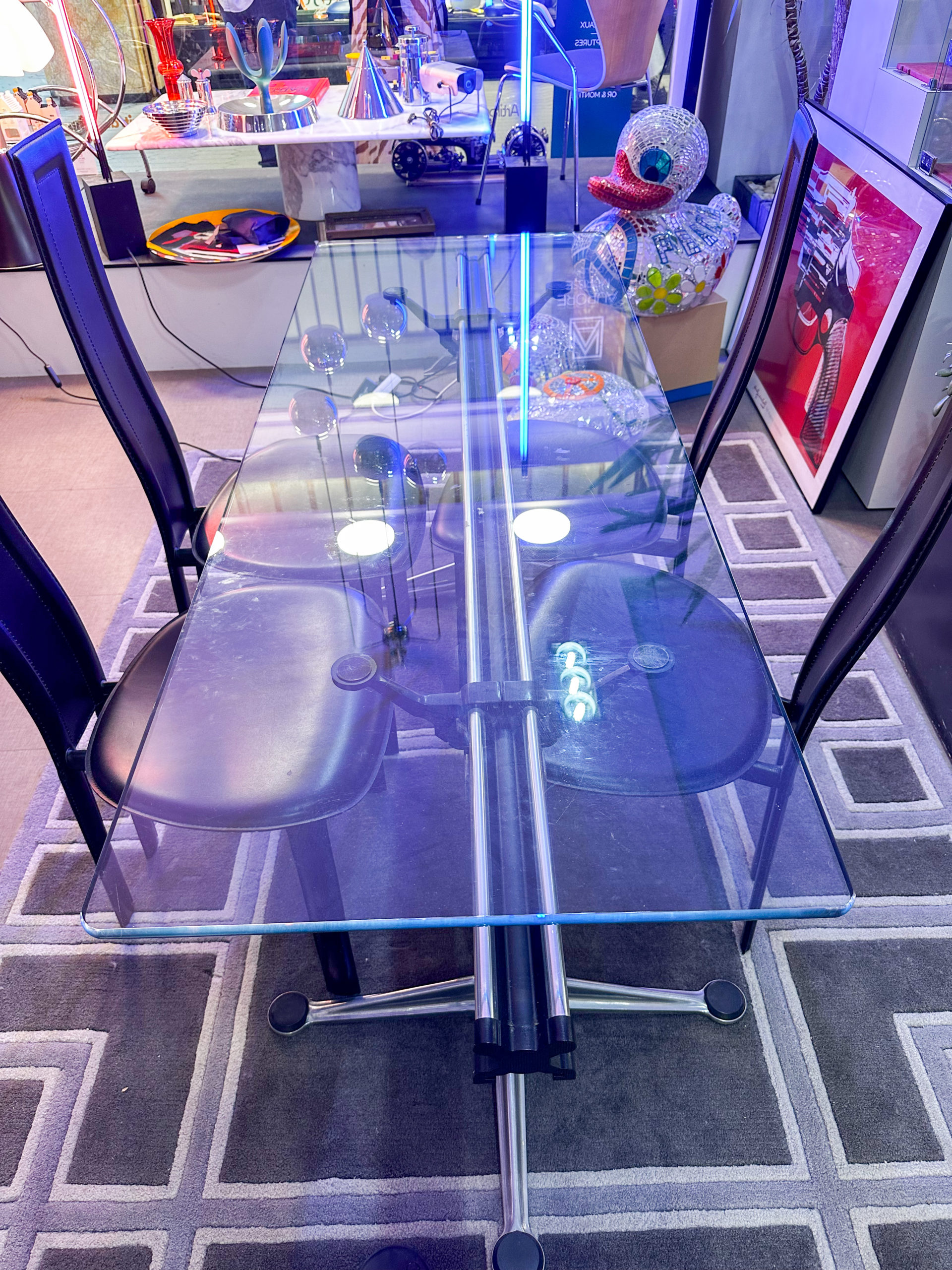 Mobilier• Table en verre