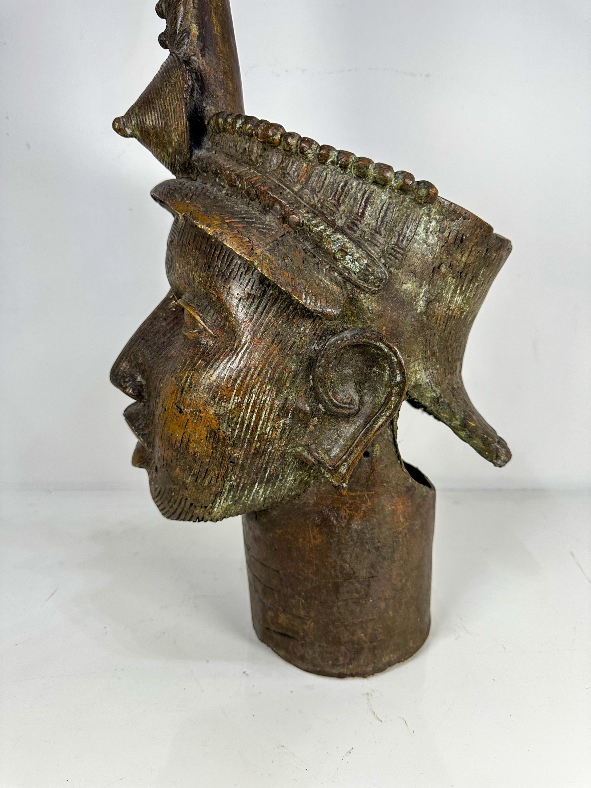 IMG_9373aurore morisse affaire conclue vase céramique céladon putti fleurs porte cierge 19e siècle laiton doré bronze collection vintage décoration