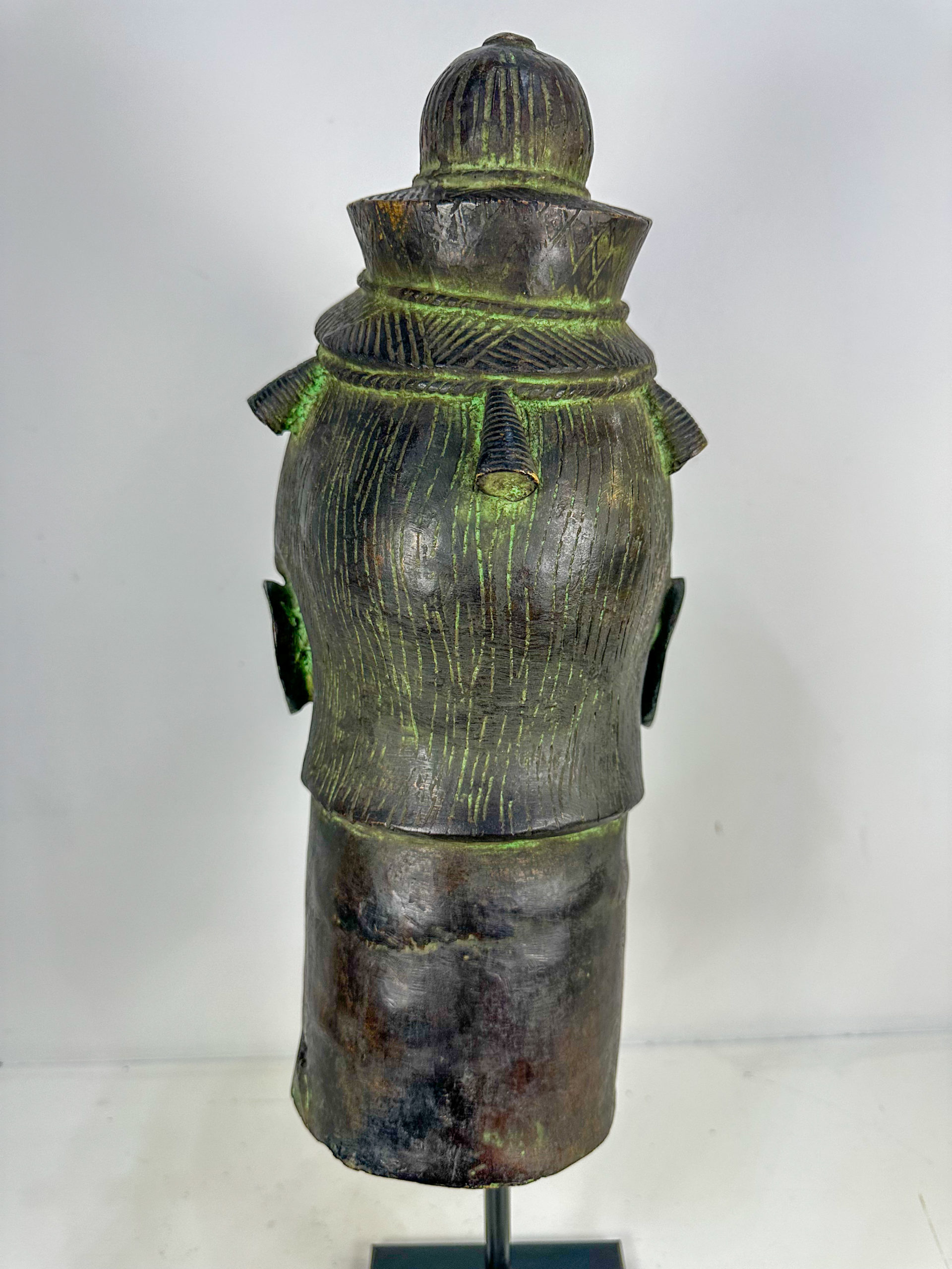 IMG_9380aurore morisse affaire conclue vase céramique céladon putti fleurs porte cierge 19e siècle laiton doré bronze collection vintage décoration