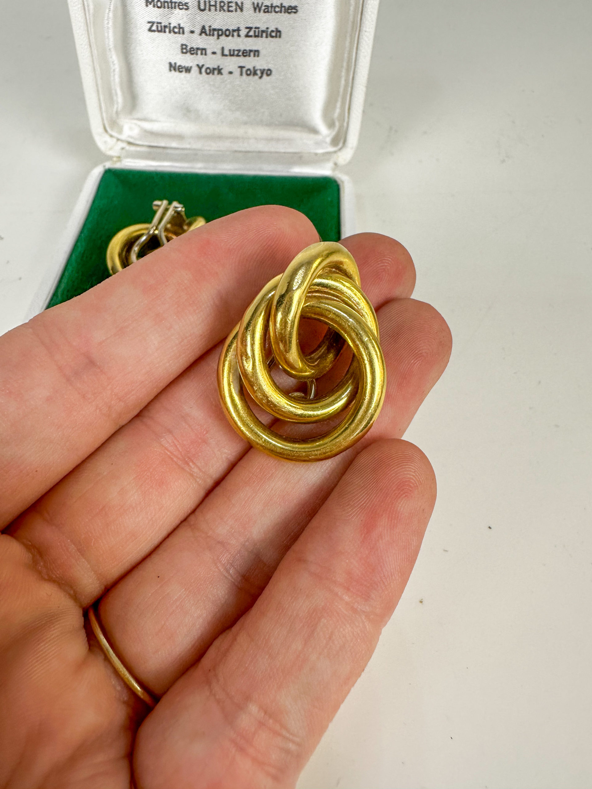 IMG_9410aurore morisse affaire conclue bijoux anciens boucles d&rsquo;oreille or intemporel bijouterie