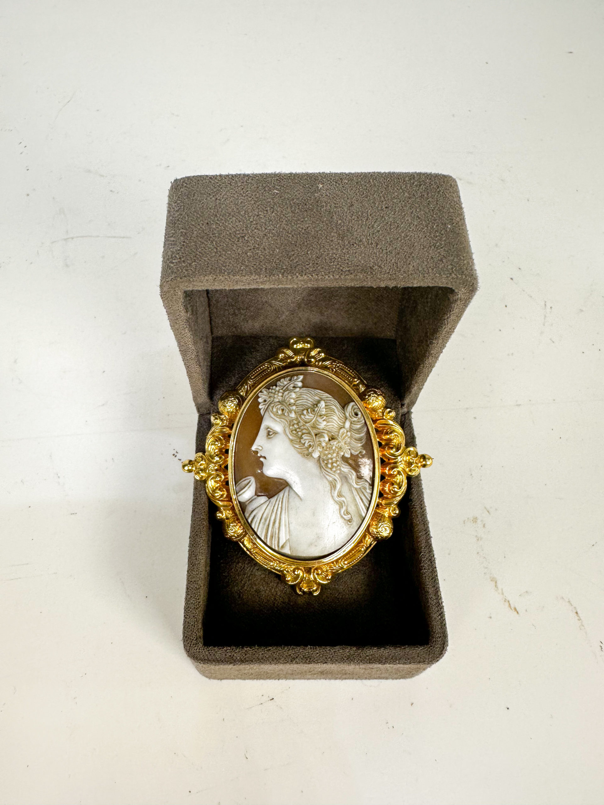 IMG_9411aurore morisse affaire conclue bijoux anciens camée or intemporel bijouterie