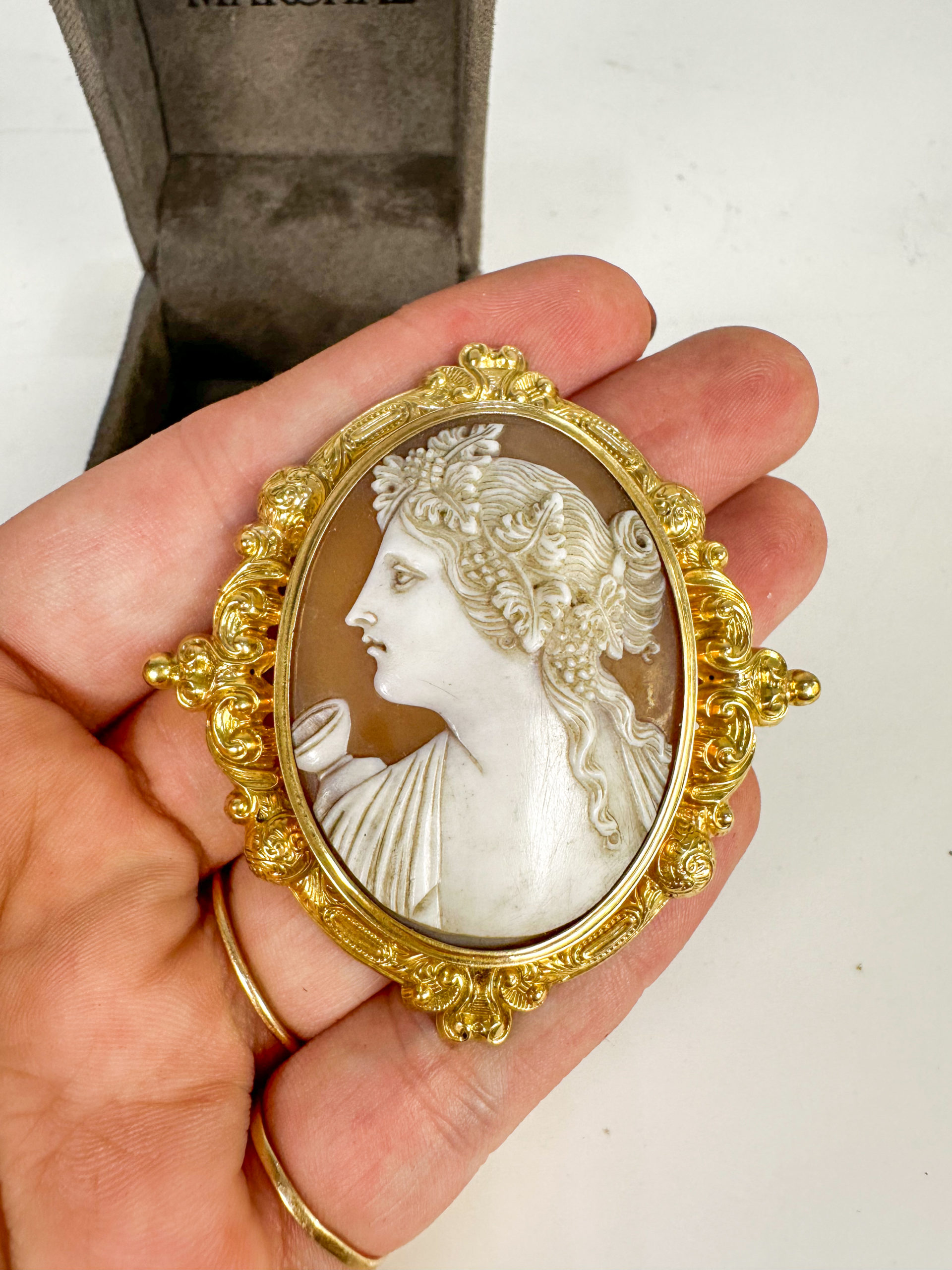 IMG_9413aurore morisse affaire conclue bijoux anciens camée or intemporel bijouterie