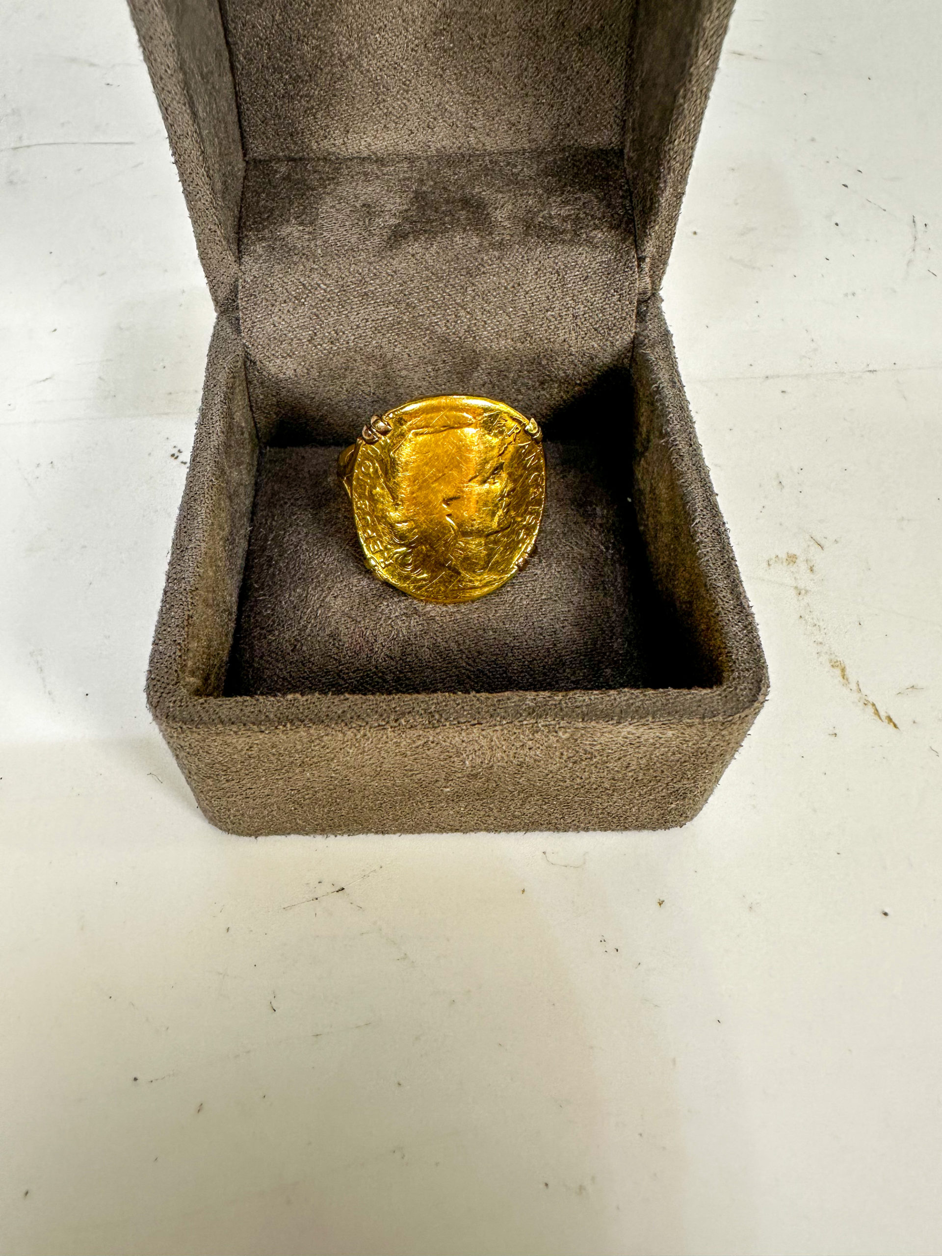 IMG_9414aurore morisse affaire conclue bijoux anciens bague pièce ancienne or intemporel bijouterie