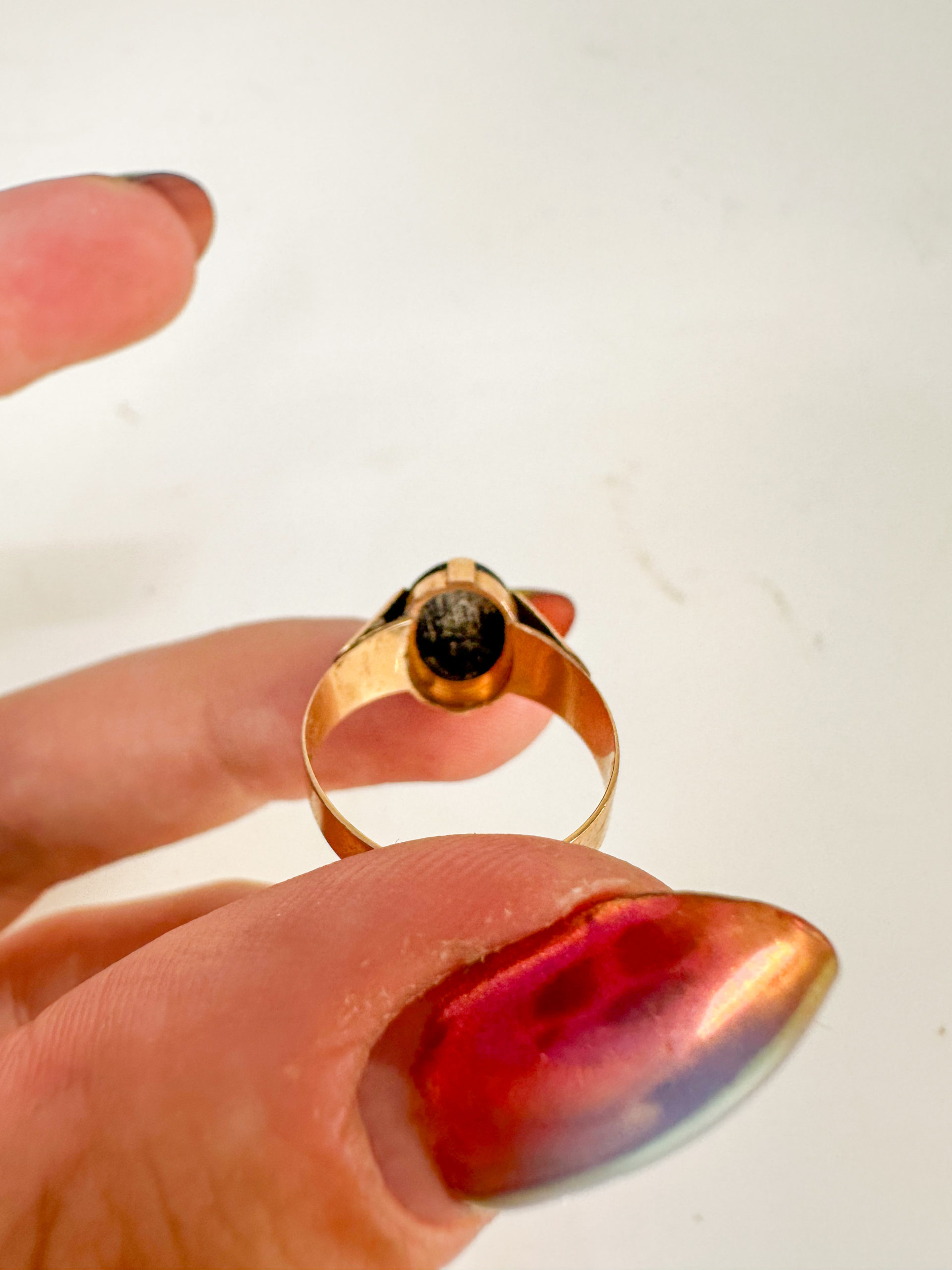 IMG_9437aurore morisse affaire conclue bijoux anciens bague camée chevalière or intemporel bijouterie