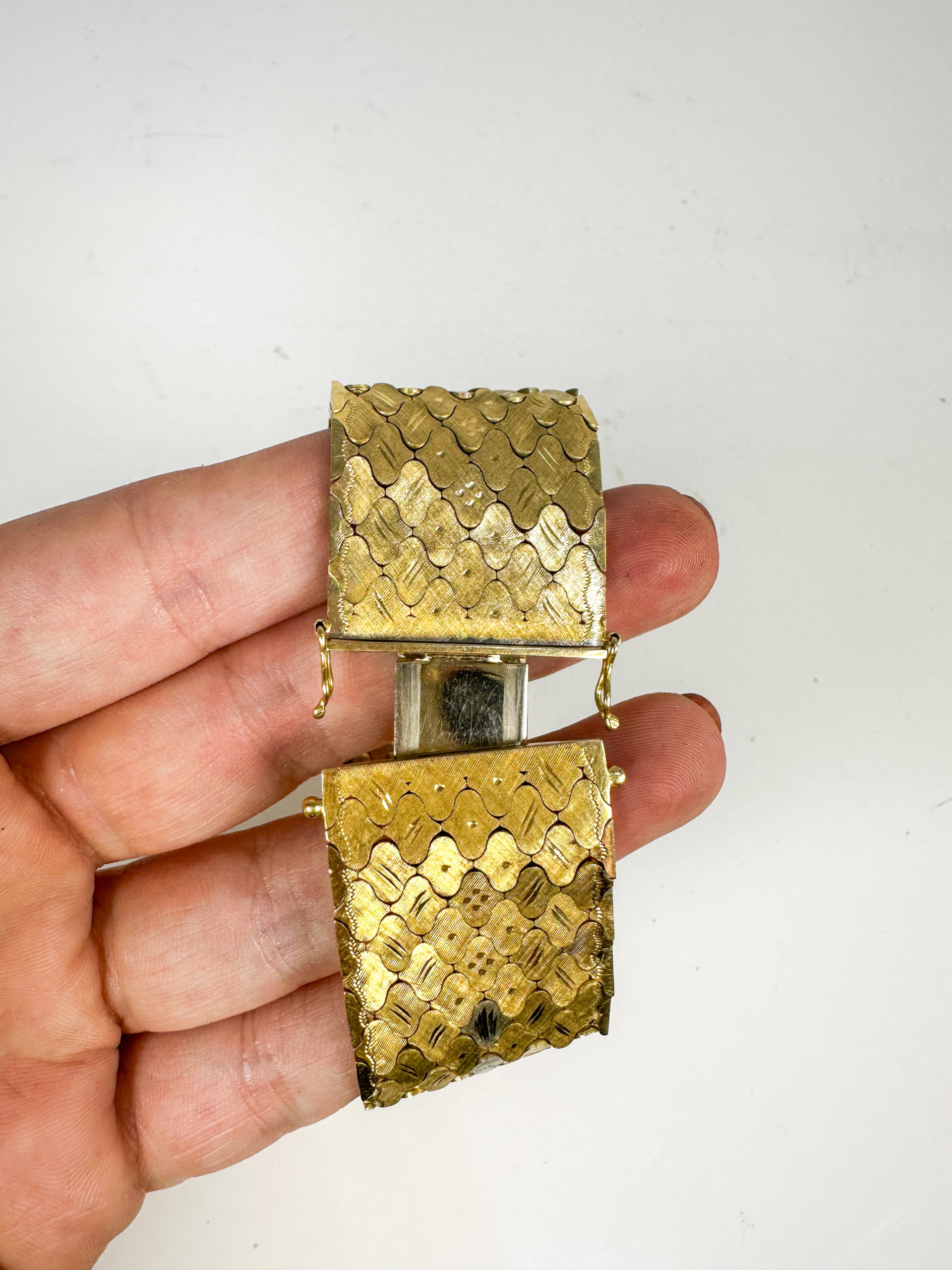 IMG_9451aurore morisse affaire conclue bijoux anciens bracelet or jaune blanc champagne intemporel bijouterie