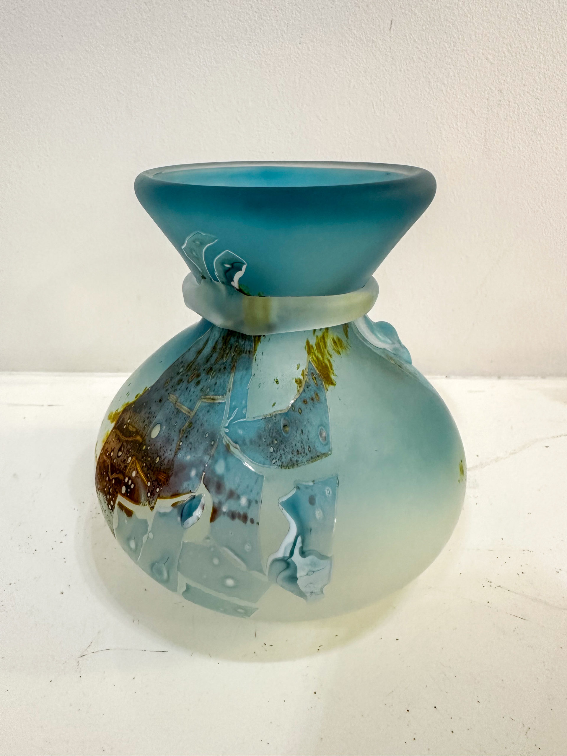 IMG_0333aurore morisse affaire conclue louis leloup verrerie vase bleu décoration val saint lambert liège belgique 20e siècle décoration collectionneur occasion