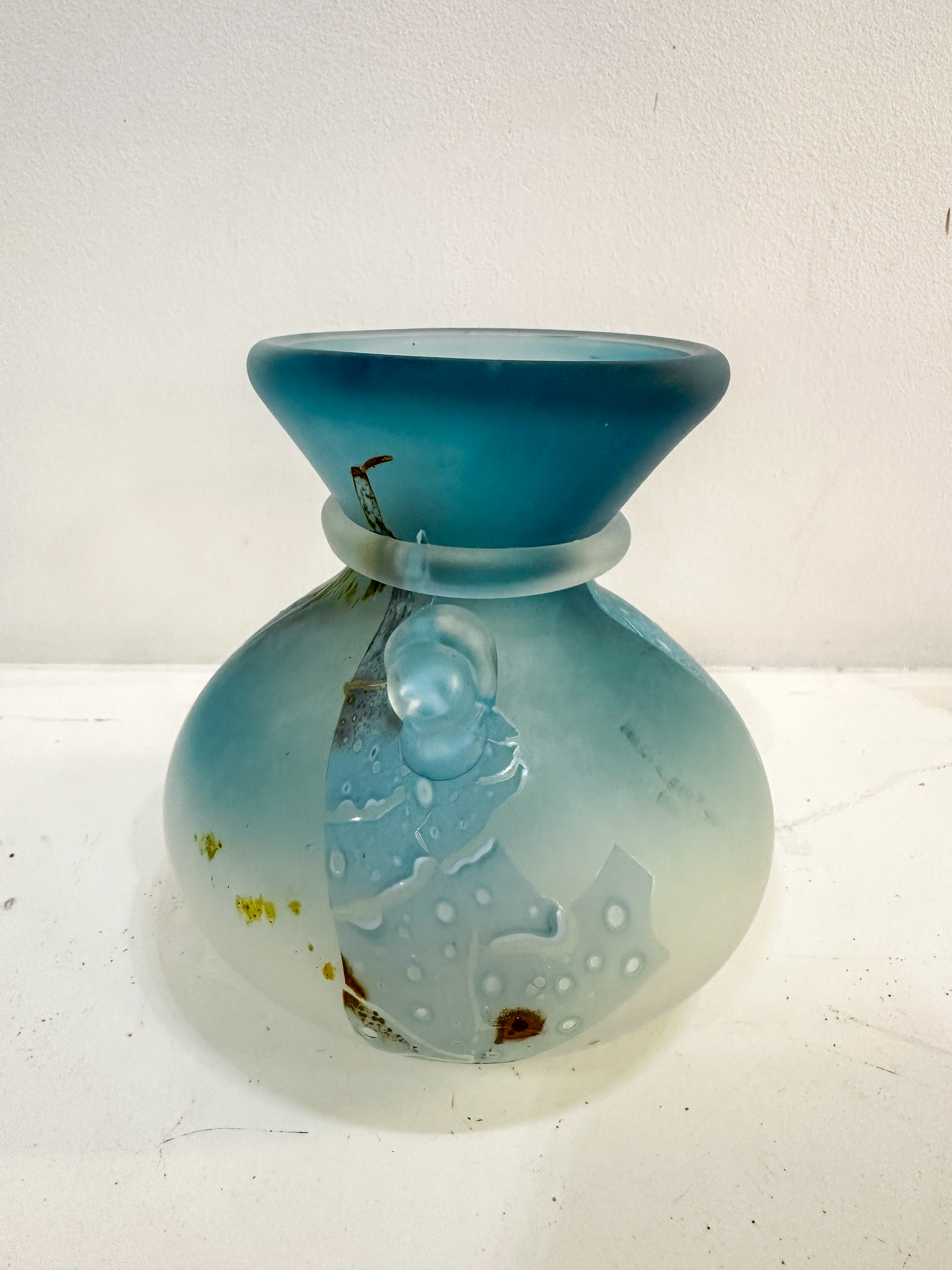 IMG_0334aurore morisse affaire conclue louis leloup verrerie vase bleu décoration val saint lambert liège belgique 20e siècle décoration collectionneur occasion