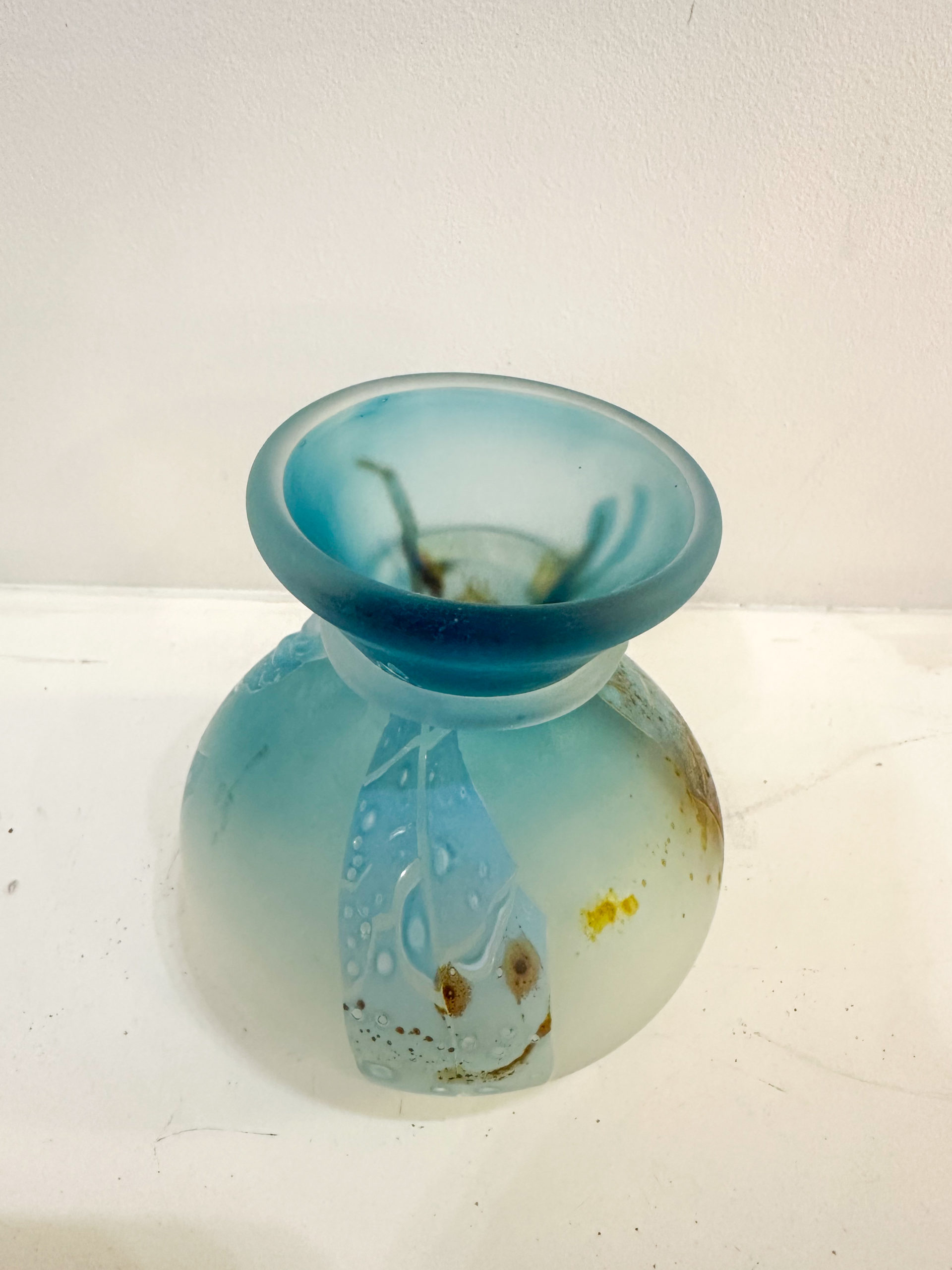 IMG_0336aurore morisse affaire conclue louis leloup verrerie vase bleu décoration val saint lambert liège belgique 20e siècle décoration collectionneur occasion