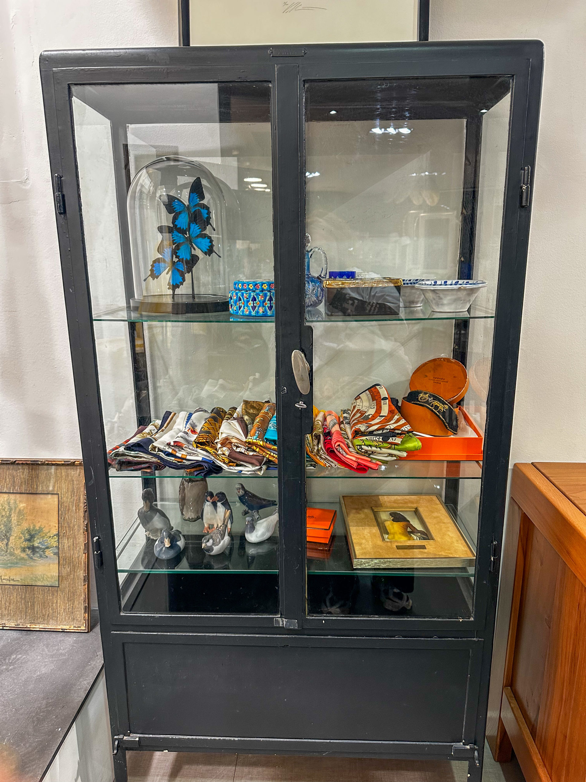 IMG_9884aurore morisse affaire conclue meuble rangement bahut fonte mobilier industriel brutaliste décoration intérieure seconde main vintage