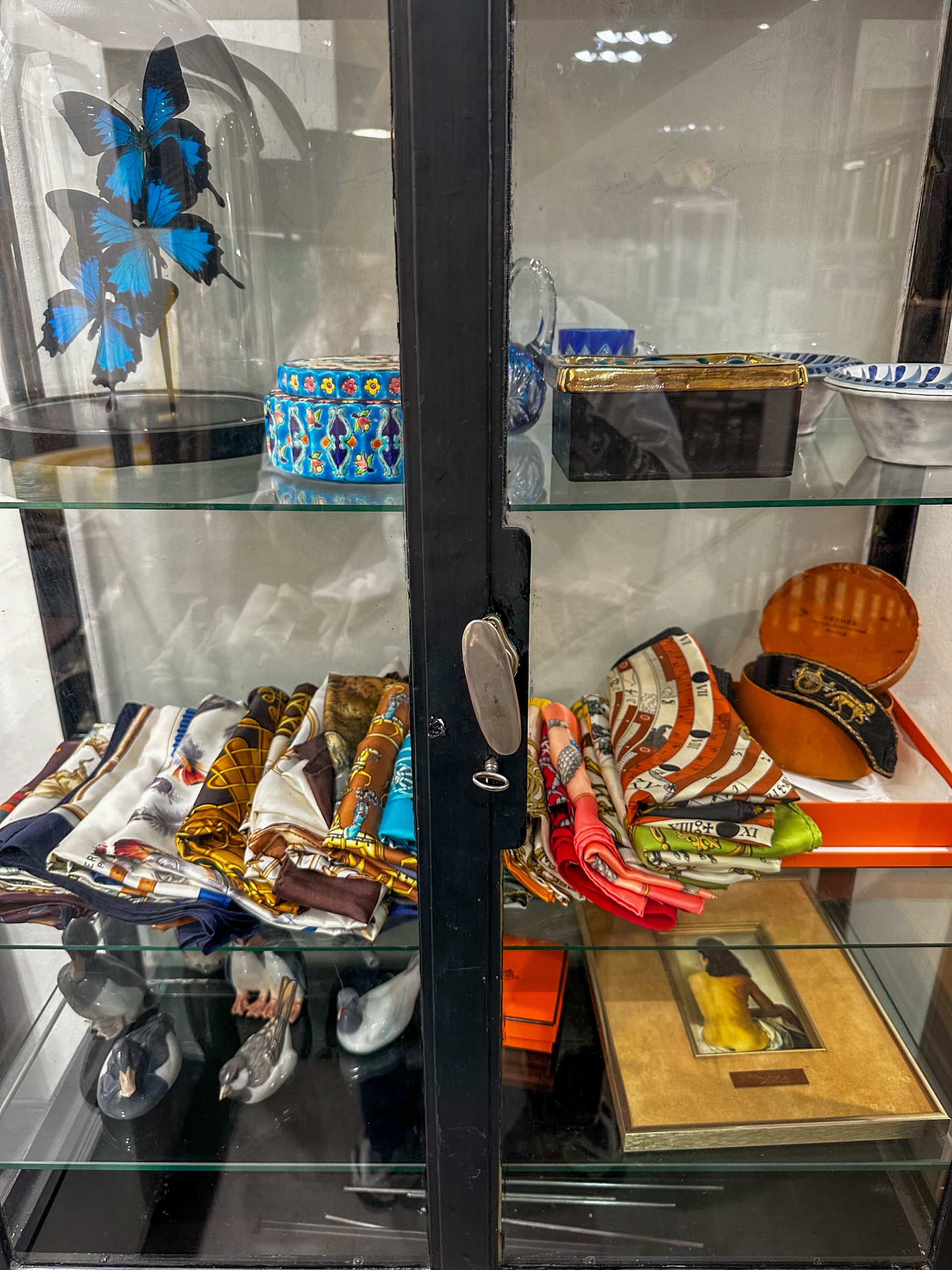 IMG_9885aurore morisse affaire conclue meuble rangement bahut fonte mobilier industriel brutaliste décoration intérieure seconde main vintage