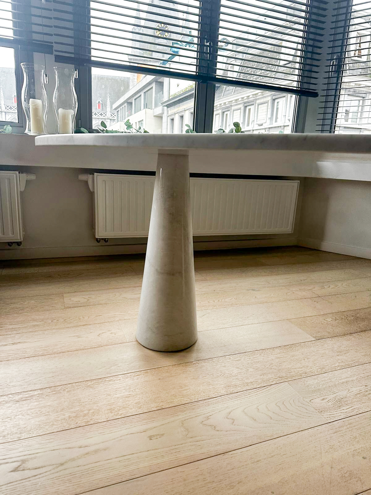 7e0c5556-fc6d-42f0-a165-e8f11881c983aurore morisse affaire conclue mobilier mangiarotti table eros marbre design italien 20e siècle années 60 salle à manger investissement décoration ameublement