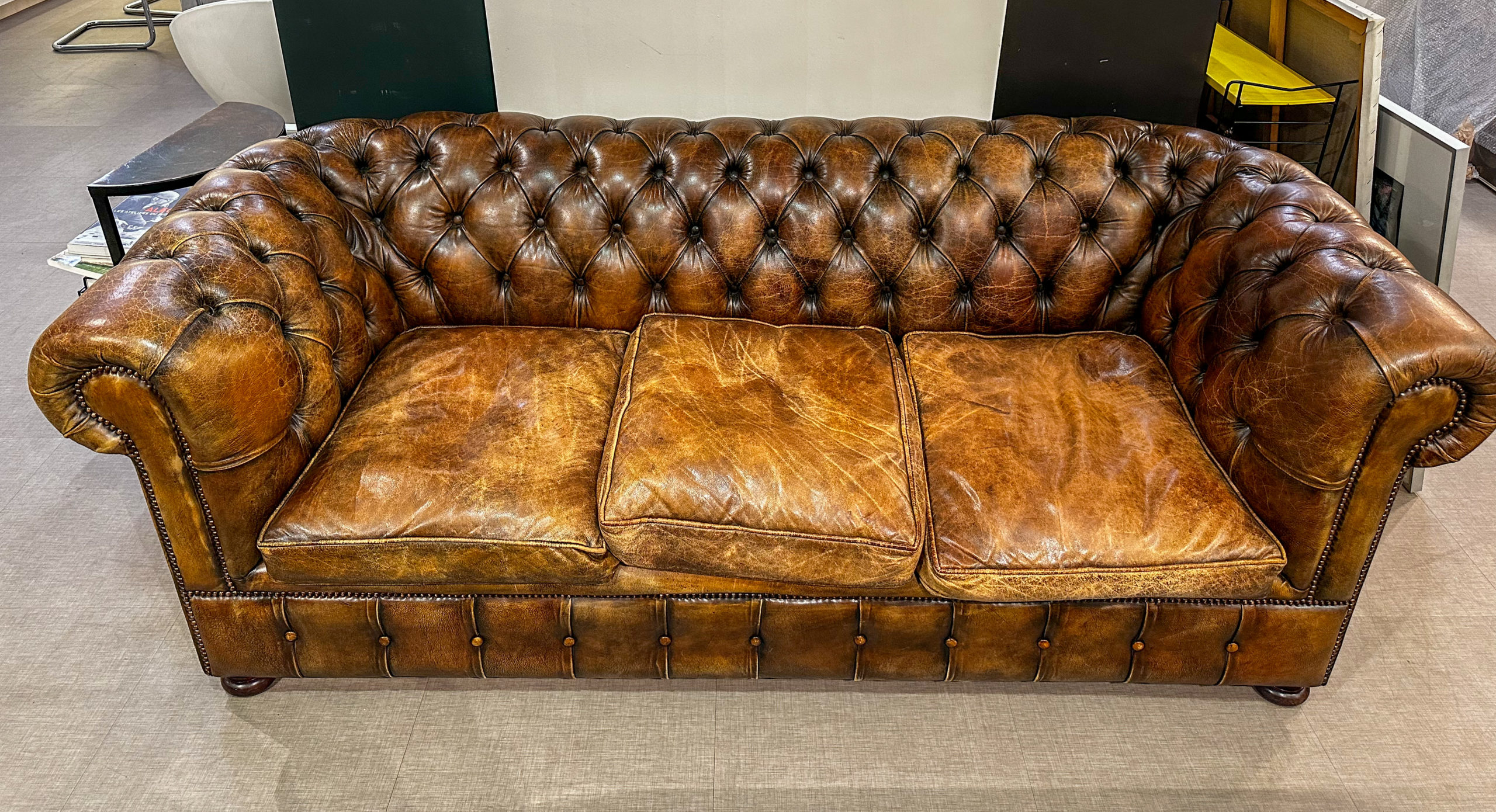 🛑 Mobilier• Chesterfield