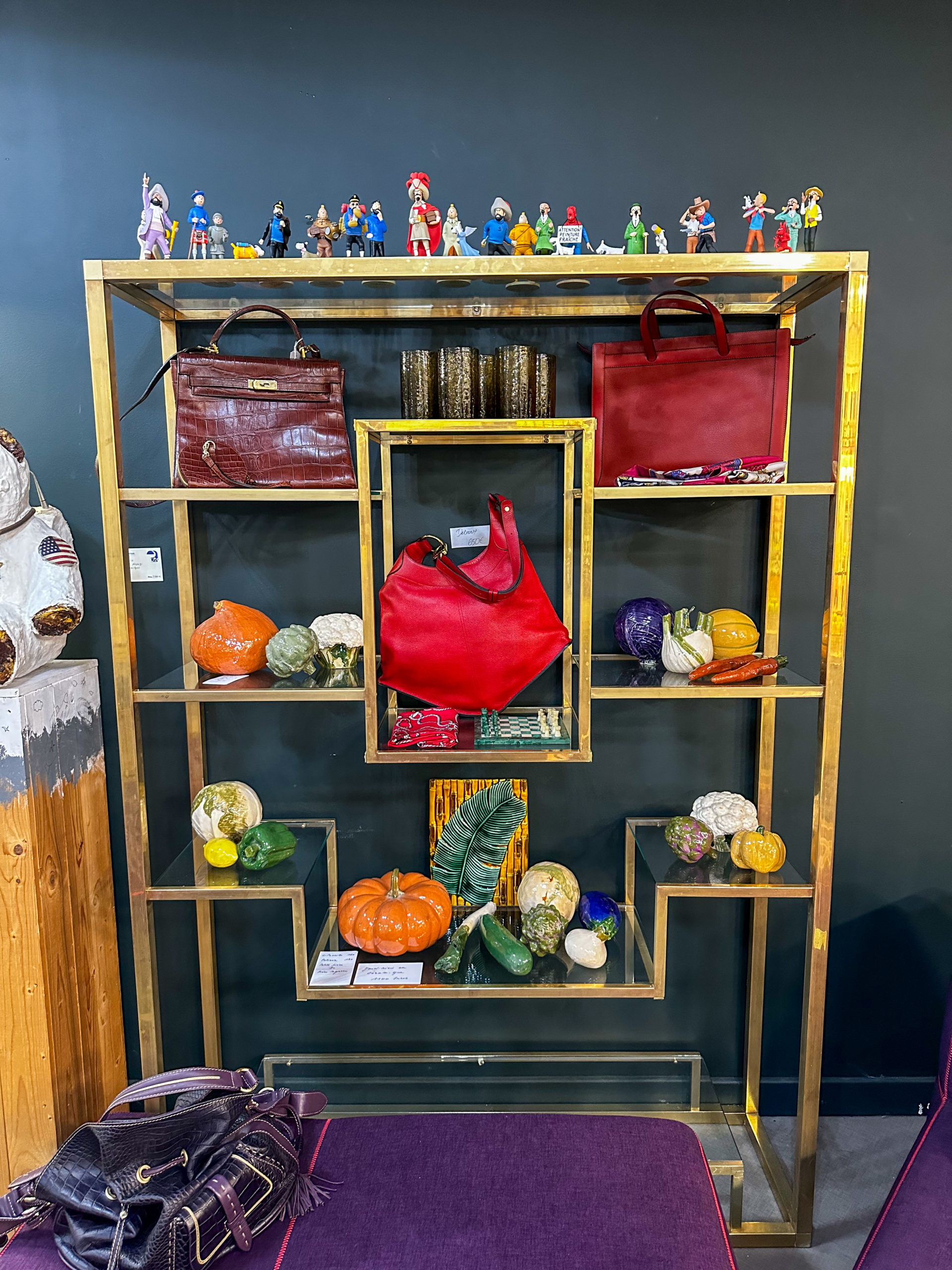 Mobilier• Etagère Belgochrome