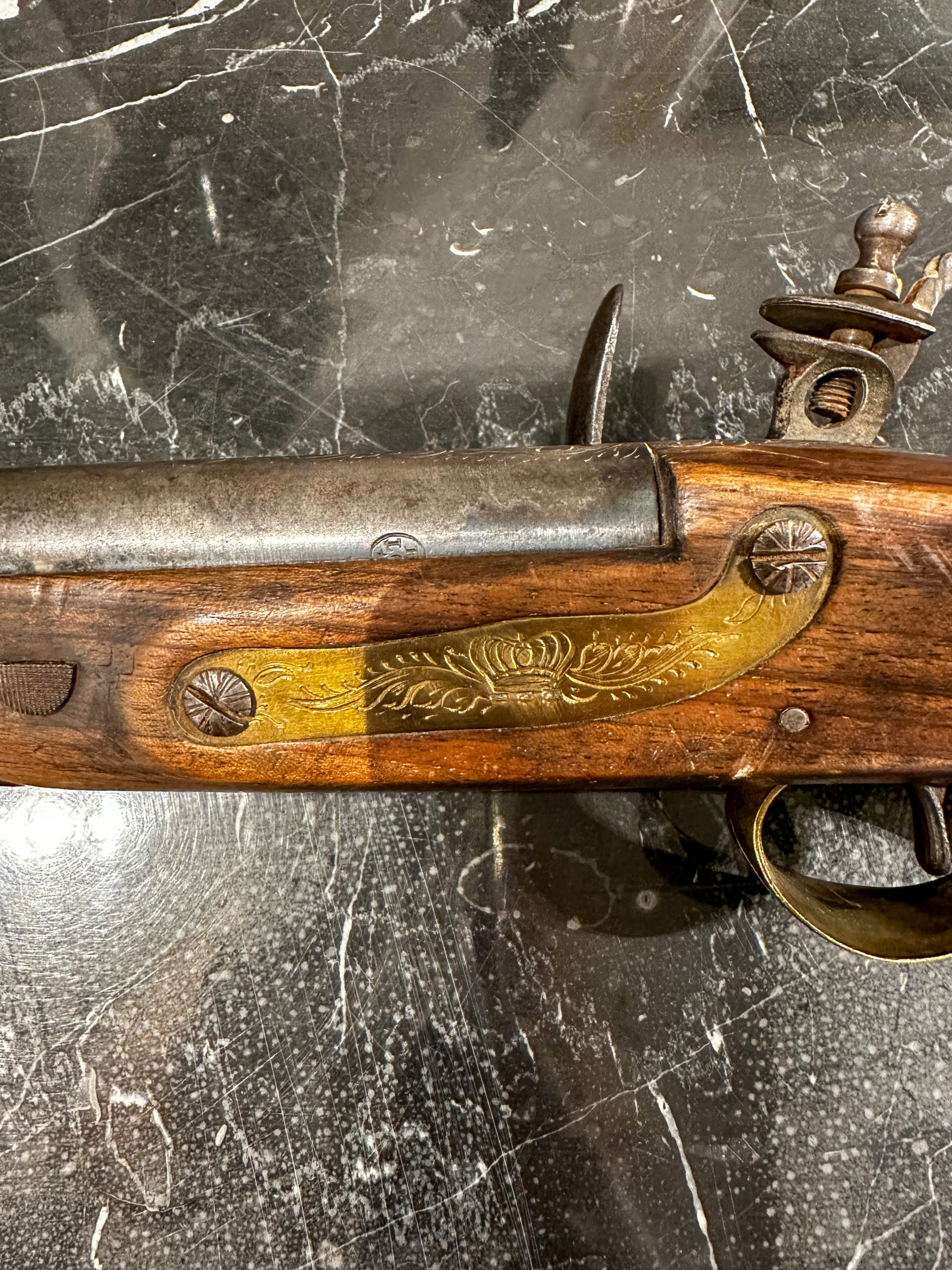 IMG_0887aurore morisse affaire conclue objets d&rsquo;art pistolet percussion lefaucheux liège armes à feu ancien collection collectionneur investissement