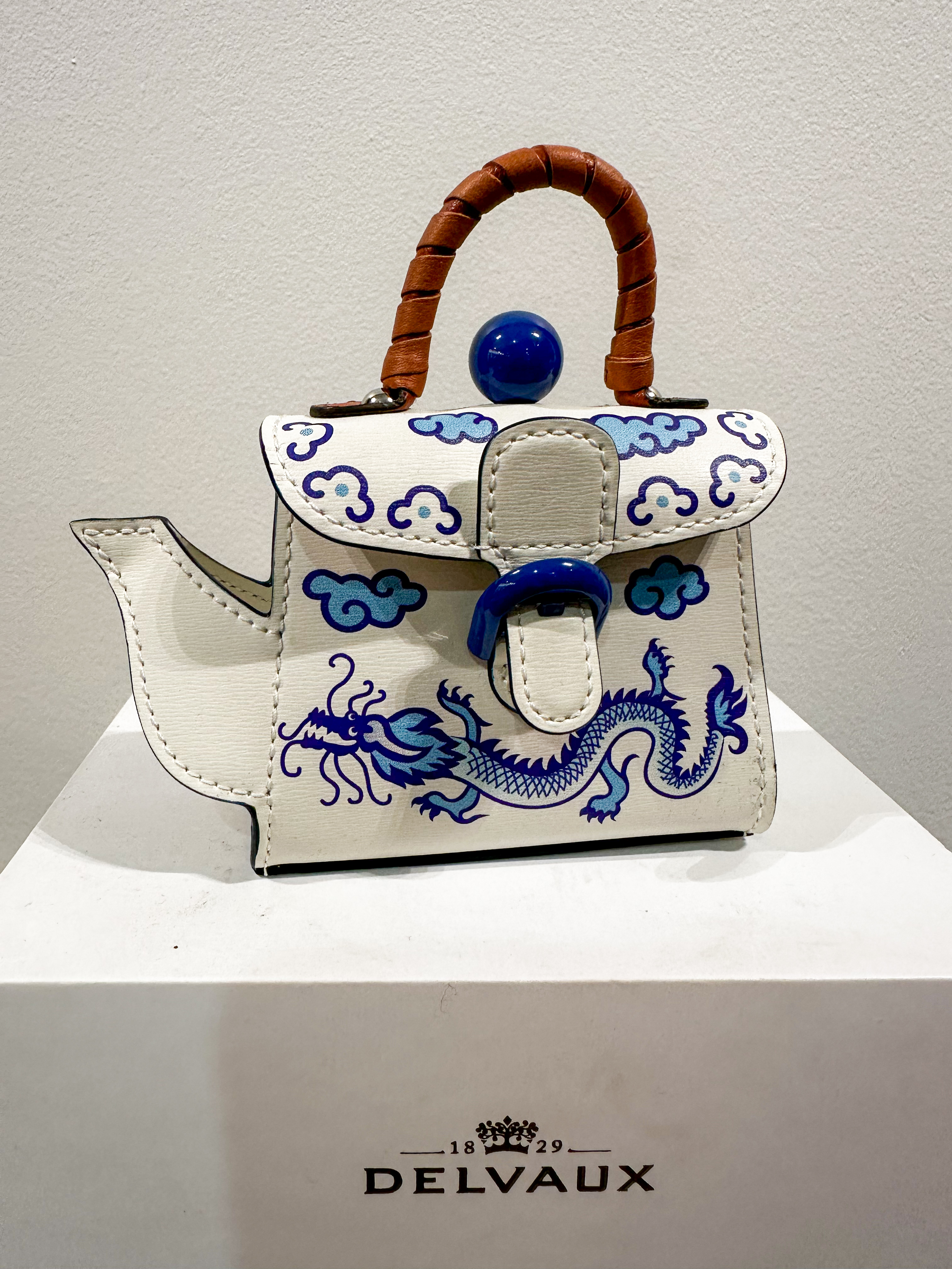 IMG_0898aurore morisse affaire conclue maroquinerie luxe delvaux miniature collection objets d&rsquo;art décoration belgique luxe