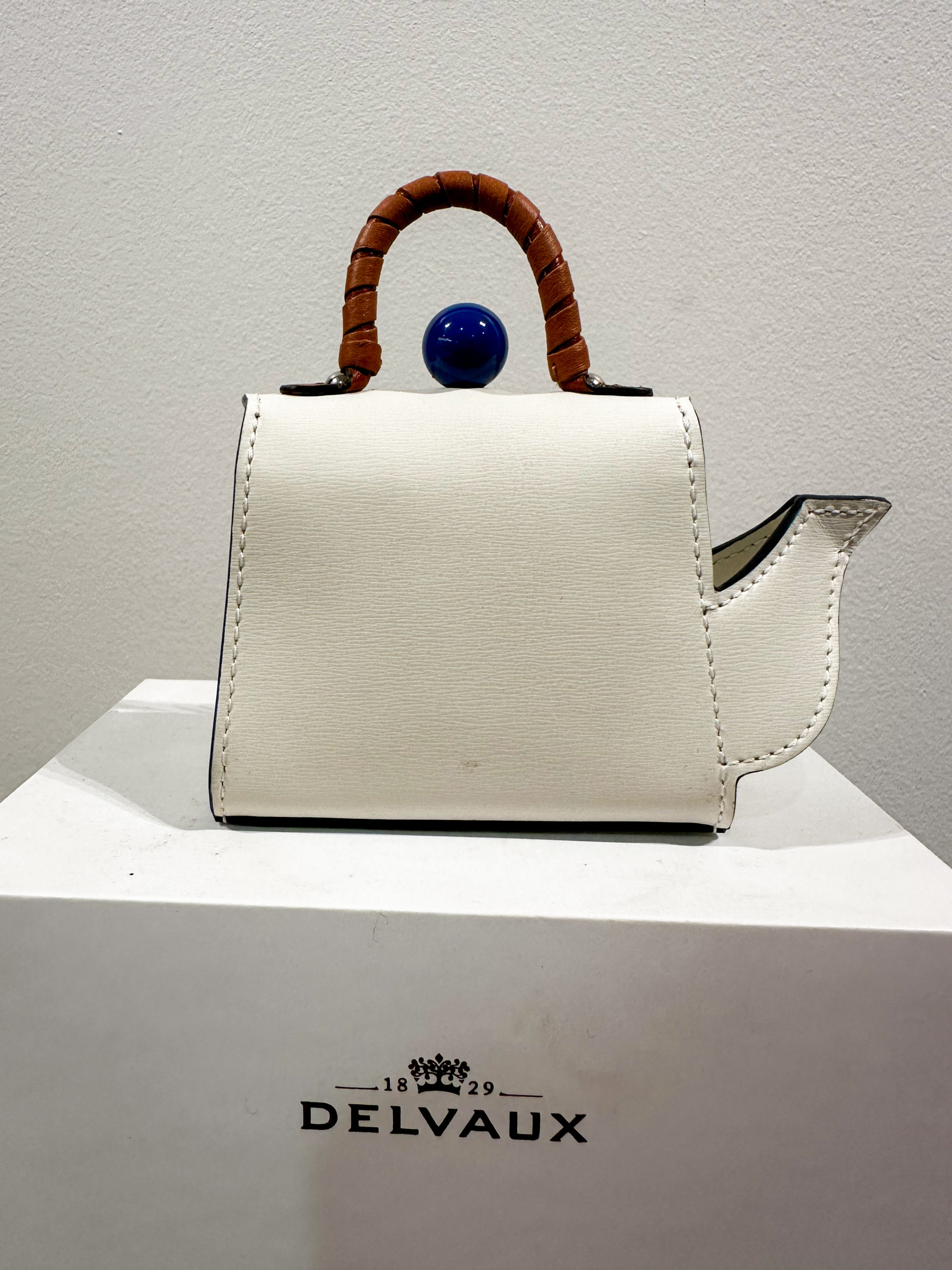 IMG_0901aurore morisse affaire conclue maroquinerie luxe delvaux miniature collection objets d&rsquo;art décoration belgique luxe