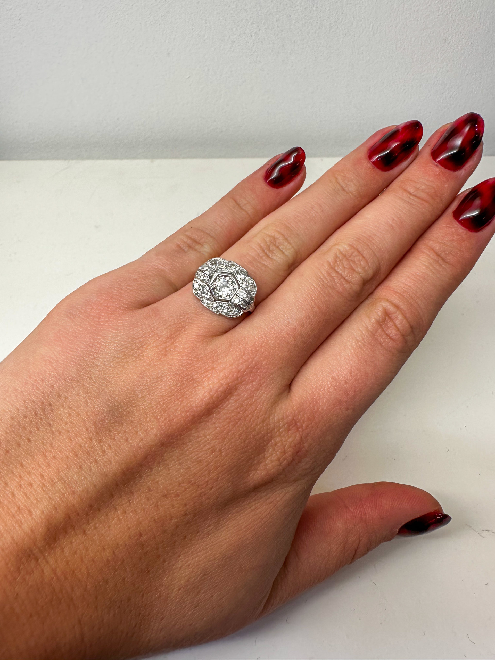 IMG_0930aurore morisse affaire conclue bijouterie bijoux diamants platine art deco vintage occasion fiançailles mariage bague