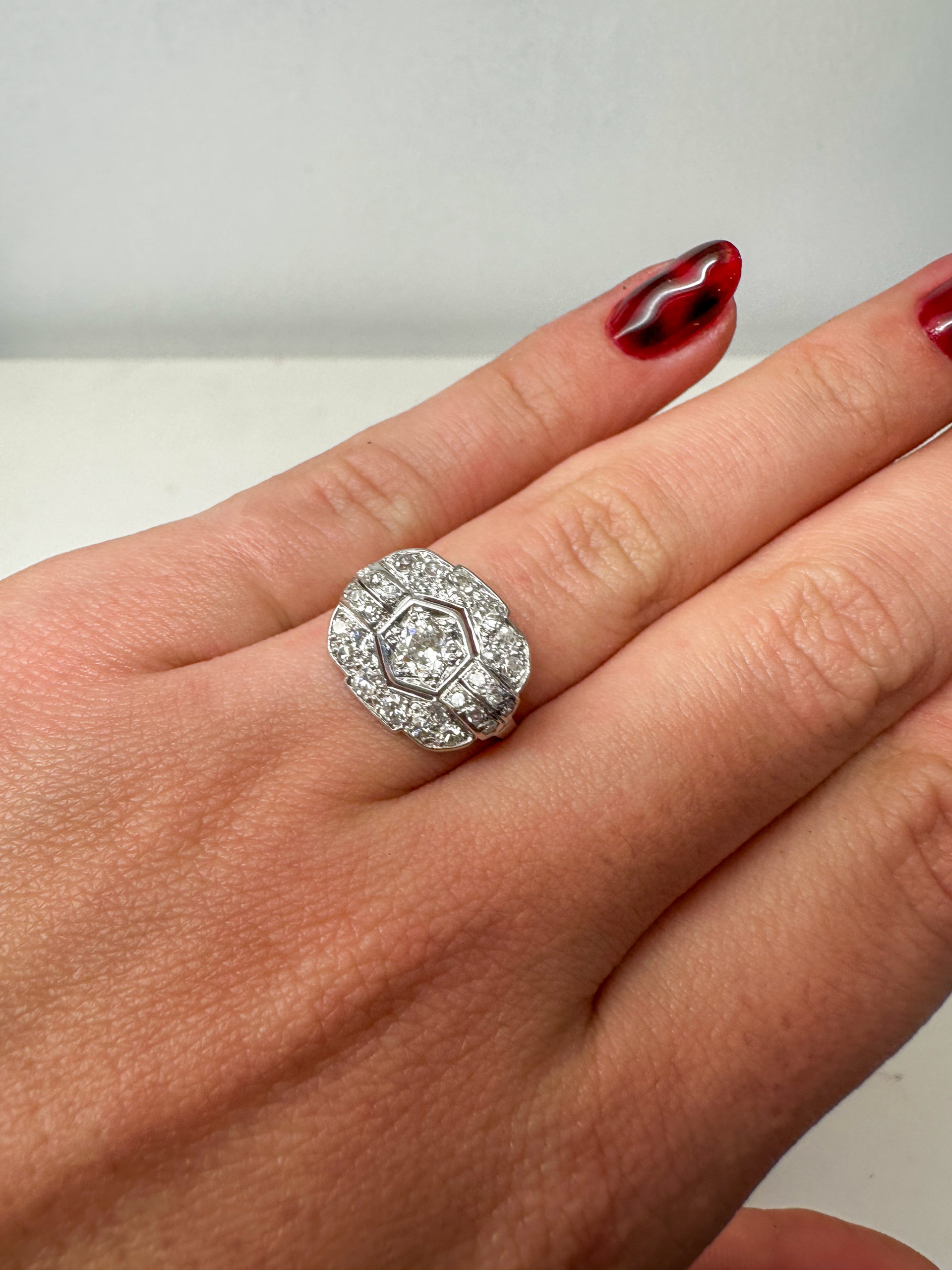 IMG_0931aurore morisse affaire conclue bijouterie bijoux diamants platine art deco vintage occasion fiançailles mariage bague