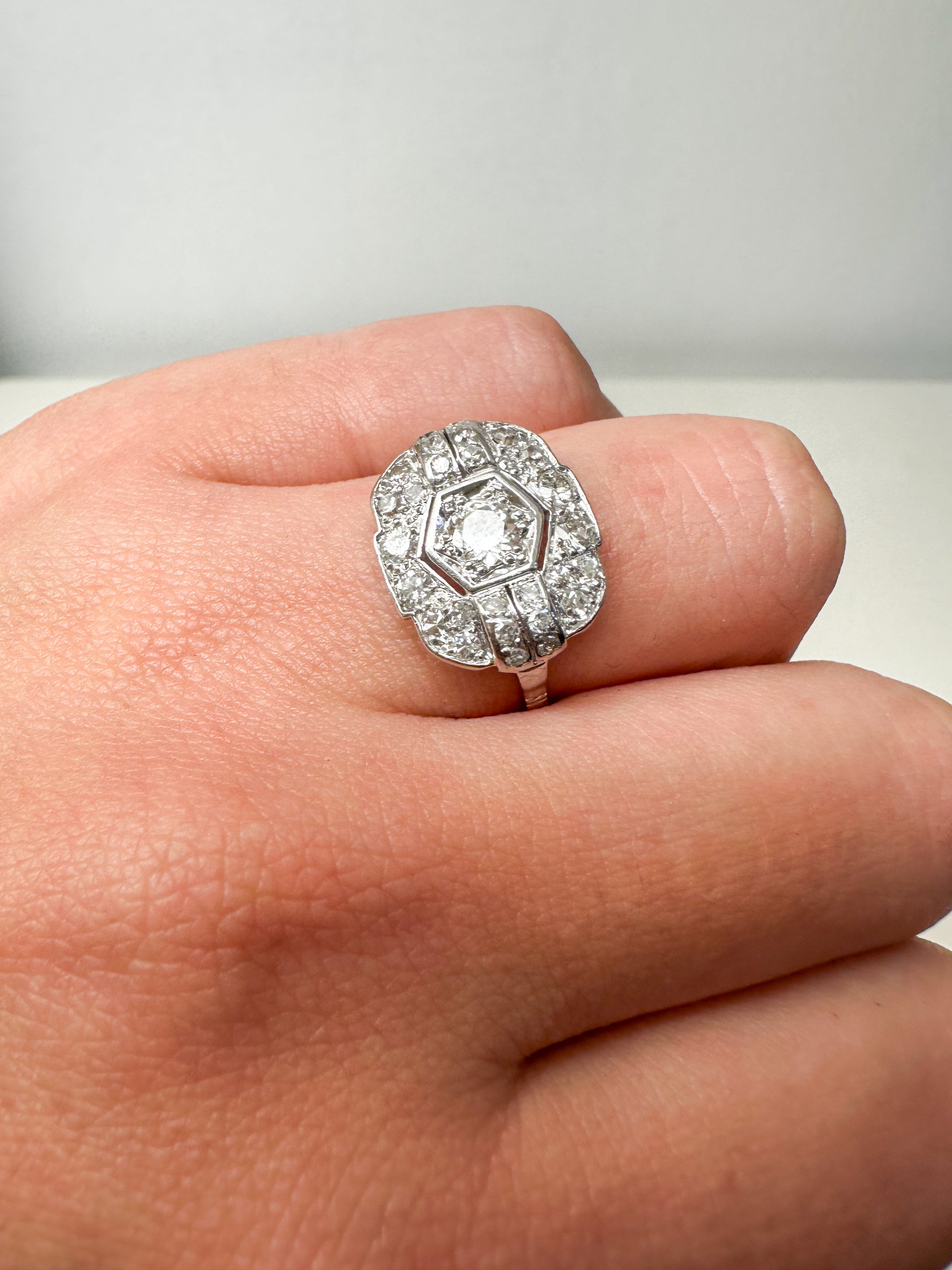 IMG_0932aurore morisse affaire conclue bijouterie bijoux diamants platine art deco vintage occasion fiançailles mariage bague