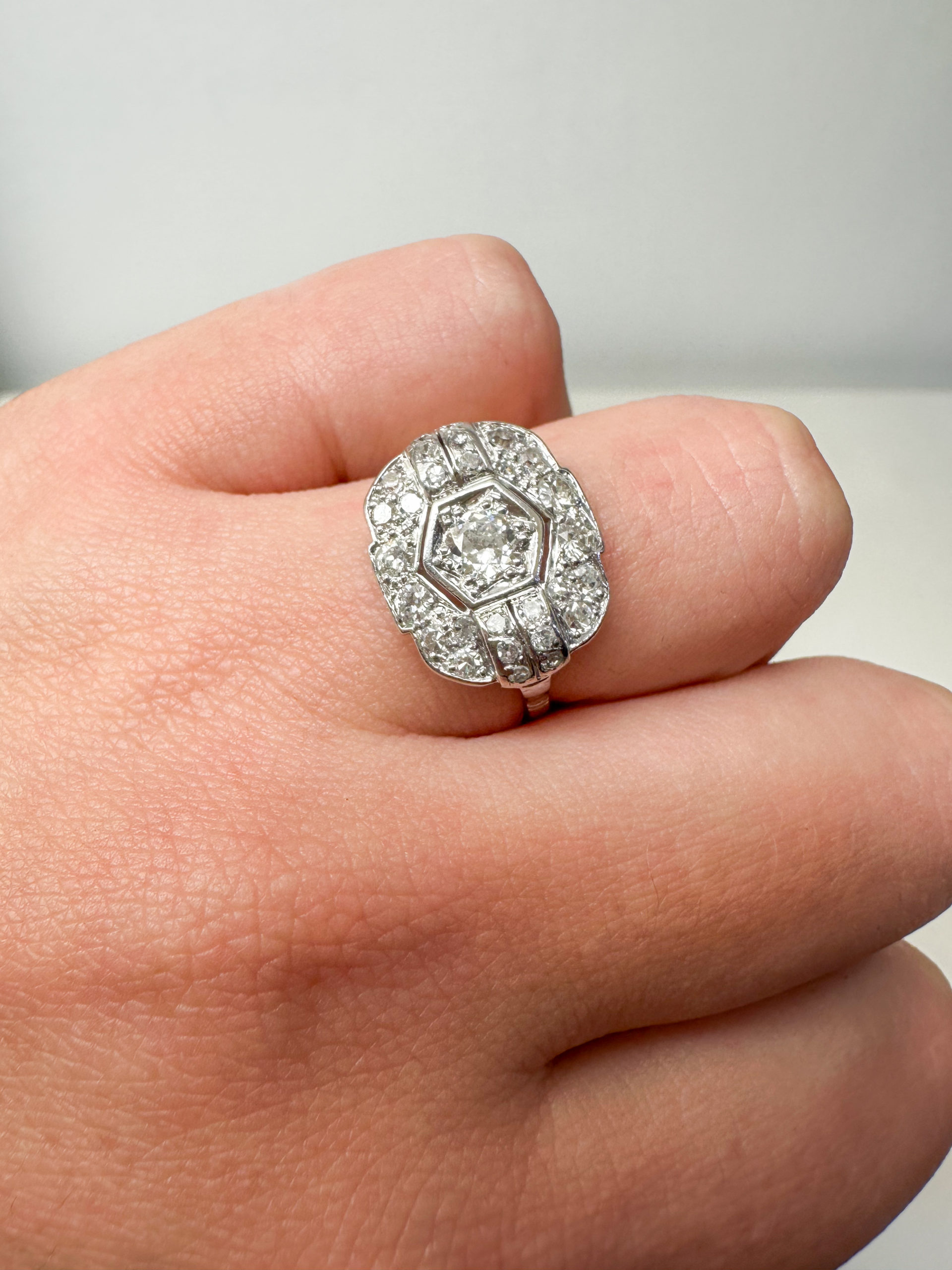 IMG_0933aurore morisse affaire conclue bijouterie bijoux diamants platine art deco vintage occasion fiançailles mariage bague