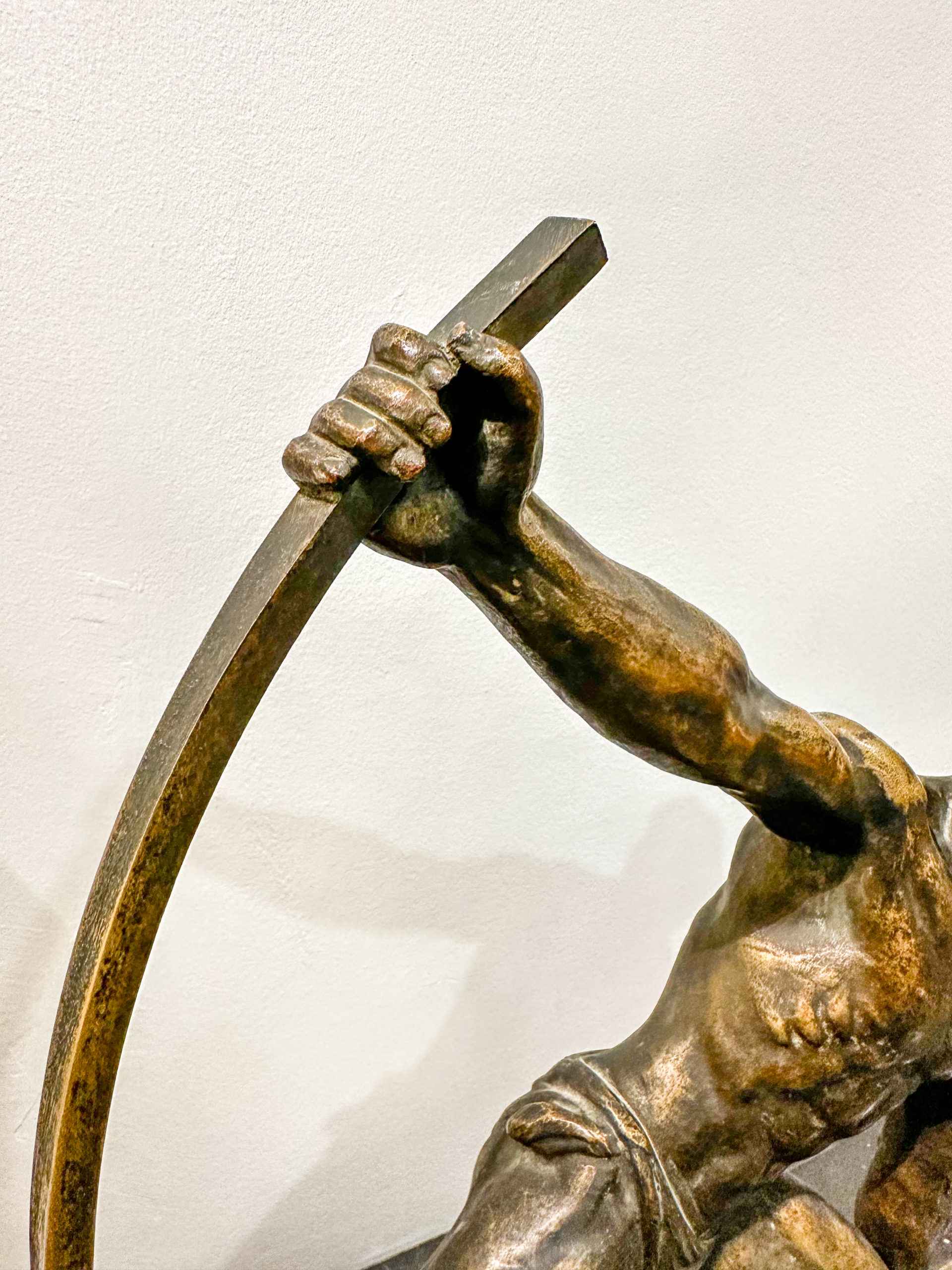 IMG_1132aurore morisse affaire conclue sculpture bronze chiparus art deco bandeur d&rsquo;arcs années 30 20e siècle homme