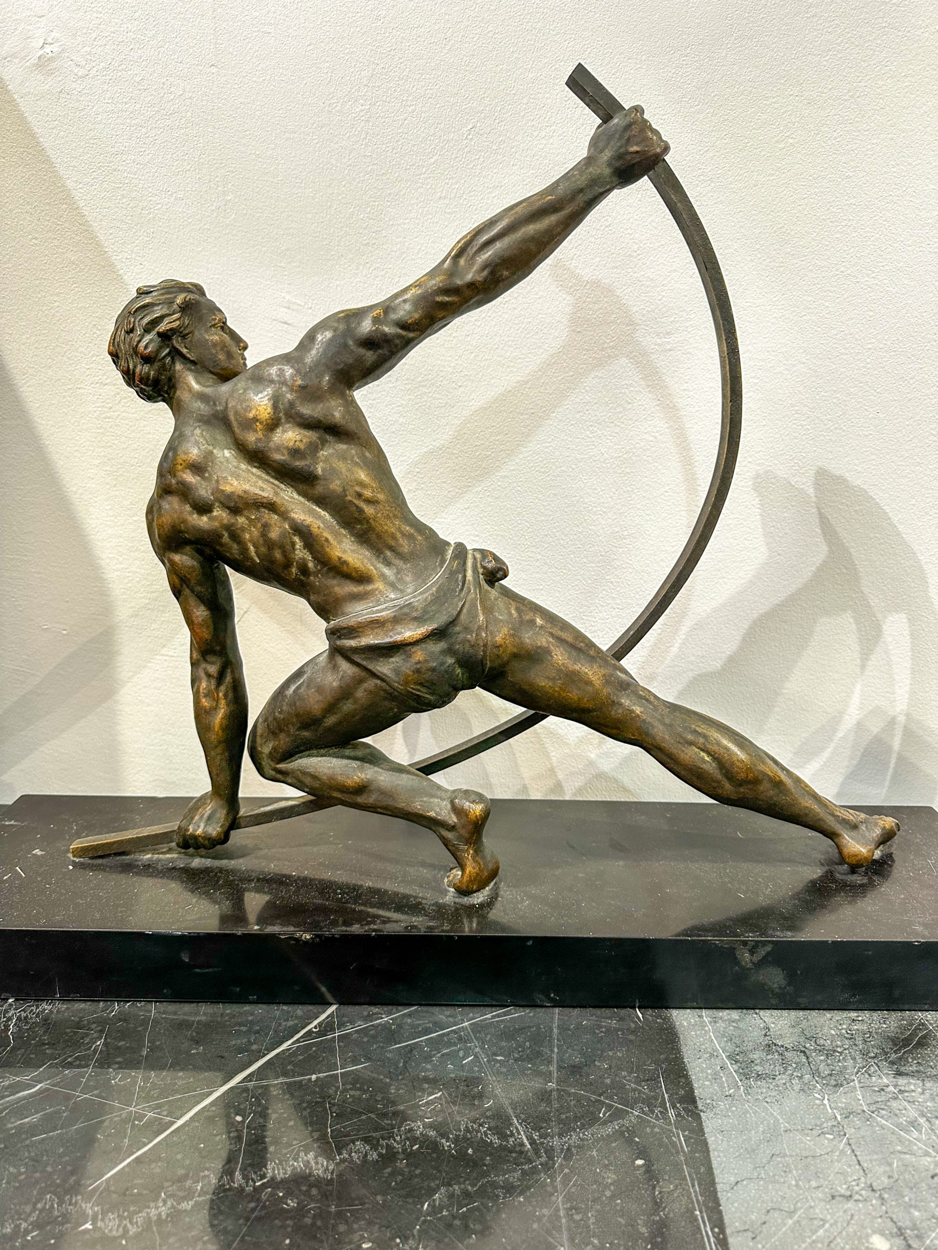 IMG_1136aurore morisse affaire conclue sculpture bronze chiparus art deco bandeur d&rsquo;arcs années 30 20e siècle homme