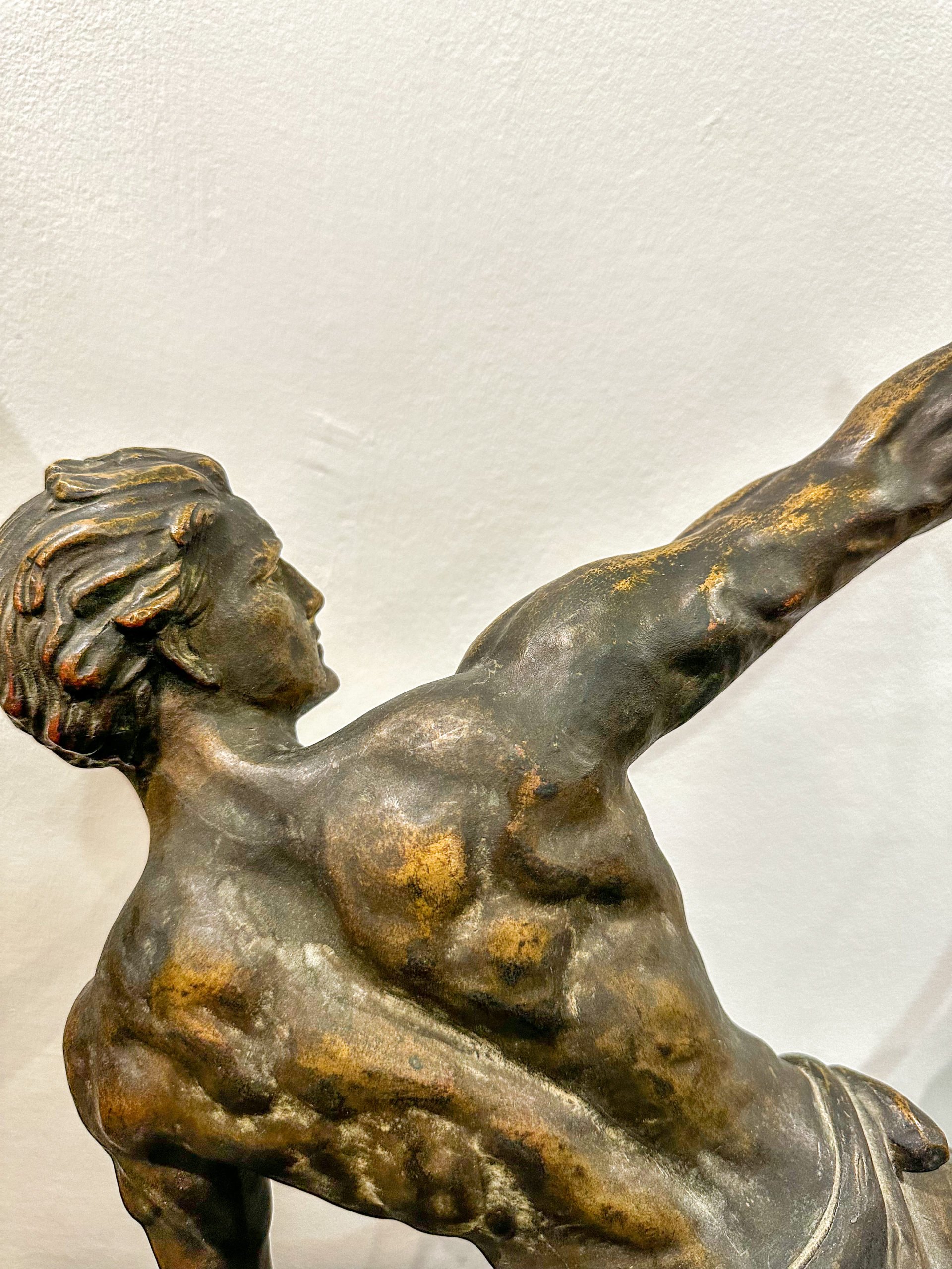 IMG_1138aurore morisse affaire conclue sculpture bronze chiparus art deco bandeur d&rsquo;arcs années 30 20e siècle homme