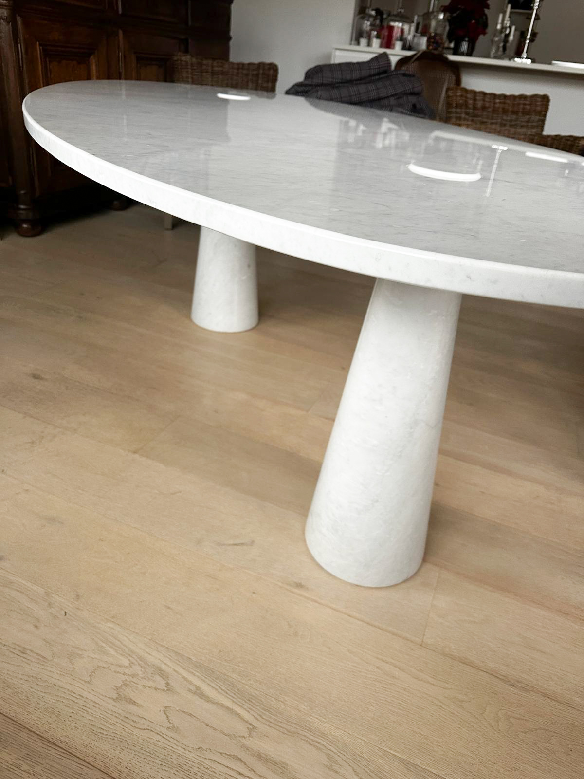 bacd0544-ce56-40d5-b809-63faf8b1ed56aurore morisse affaire conclue mobilier mangiarotti table eros marbre design italien 20e siècle années 60 salle à manger investissement décoration ameublement