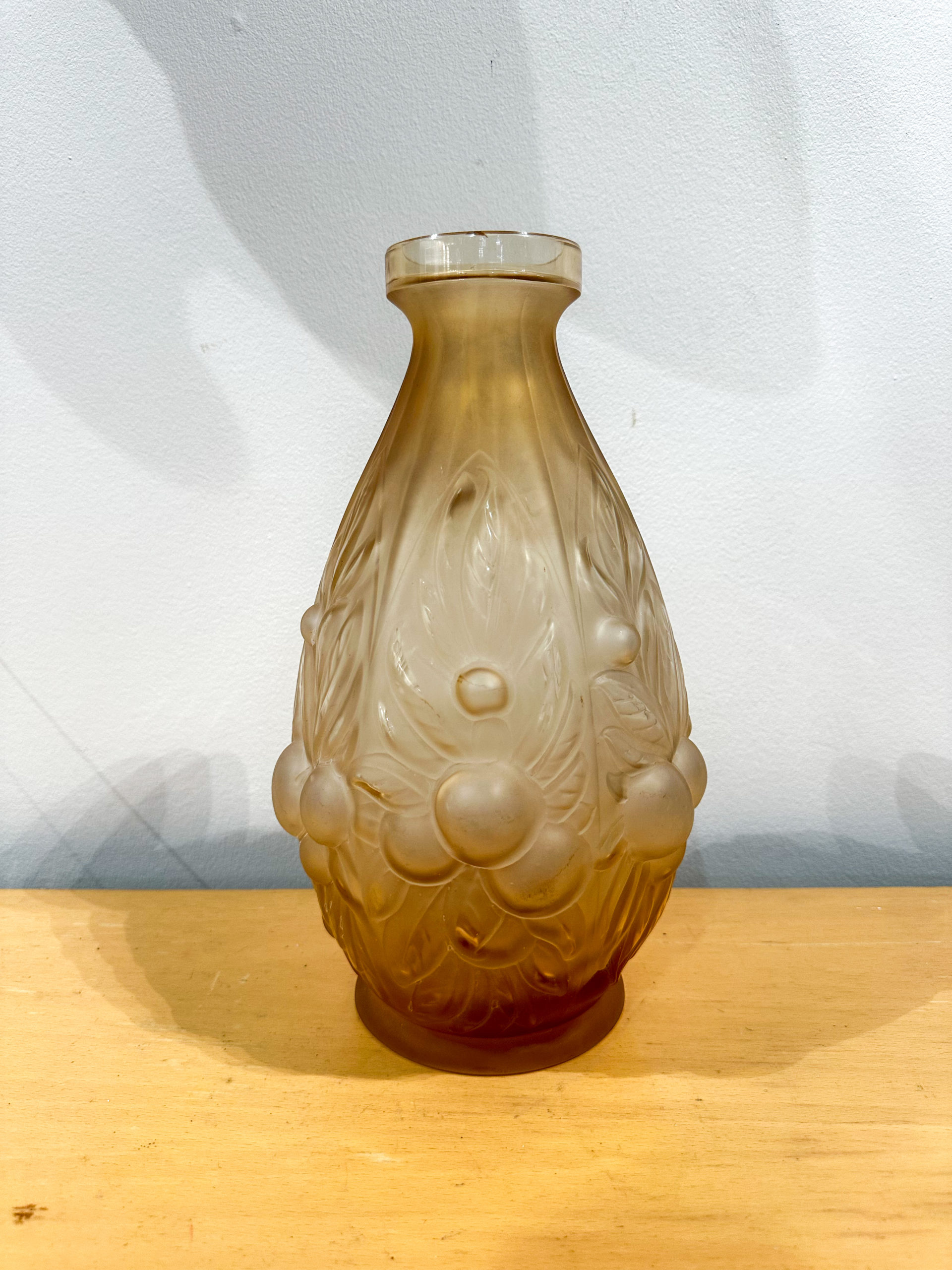 IMG_1365aurore morisse affaire conclue vase verre edmond etling france 20e siècle art nouveau art déco moulé pressé marguerites décoration