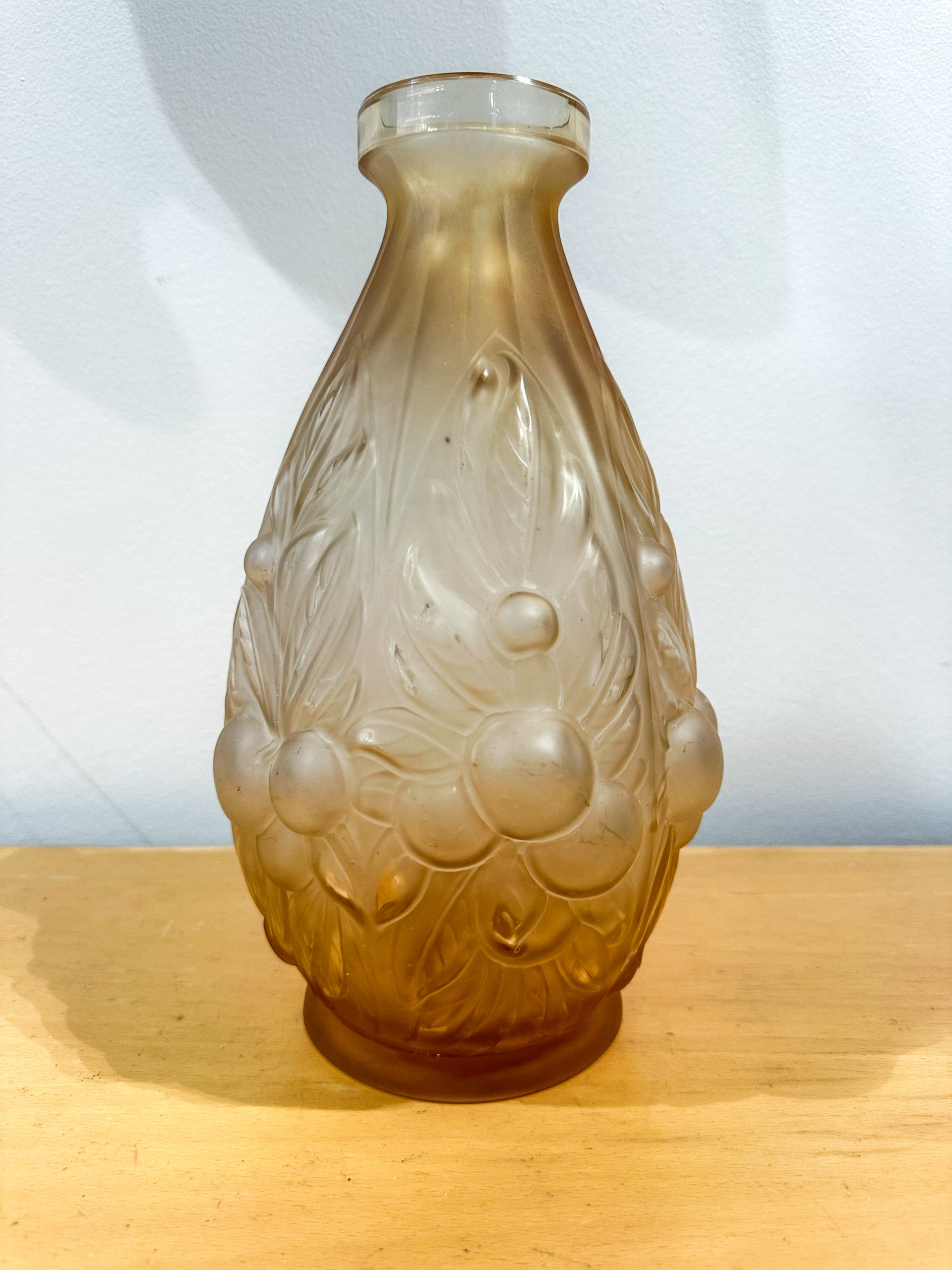 IMG_1368aurore morisse affaire conclue vase verre edmond etling france 20e siècle art nouveau art déco moulé pressé marguerites décoration