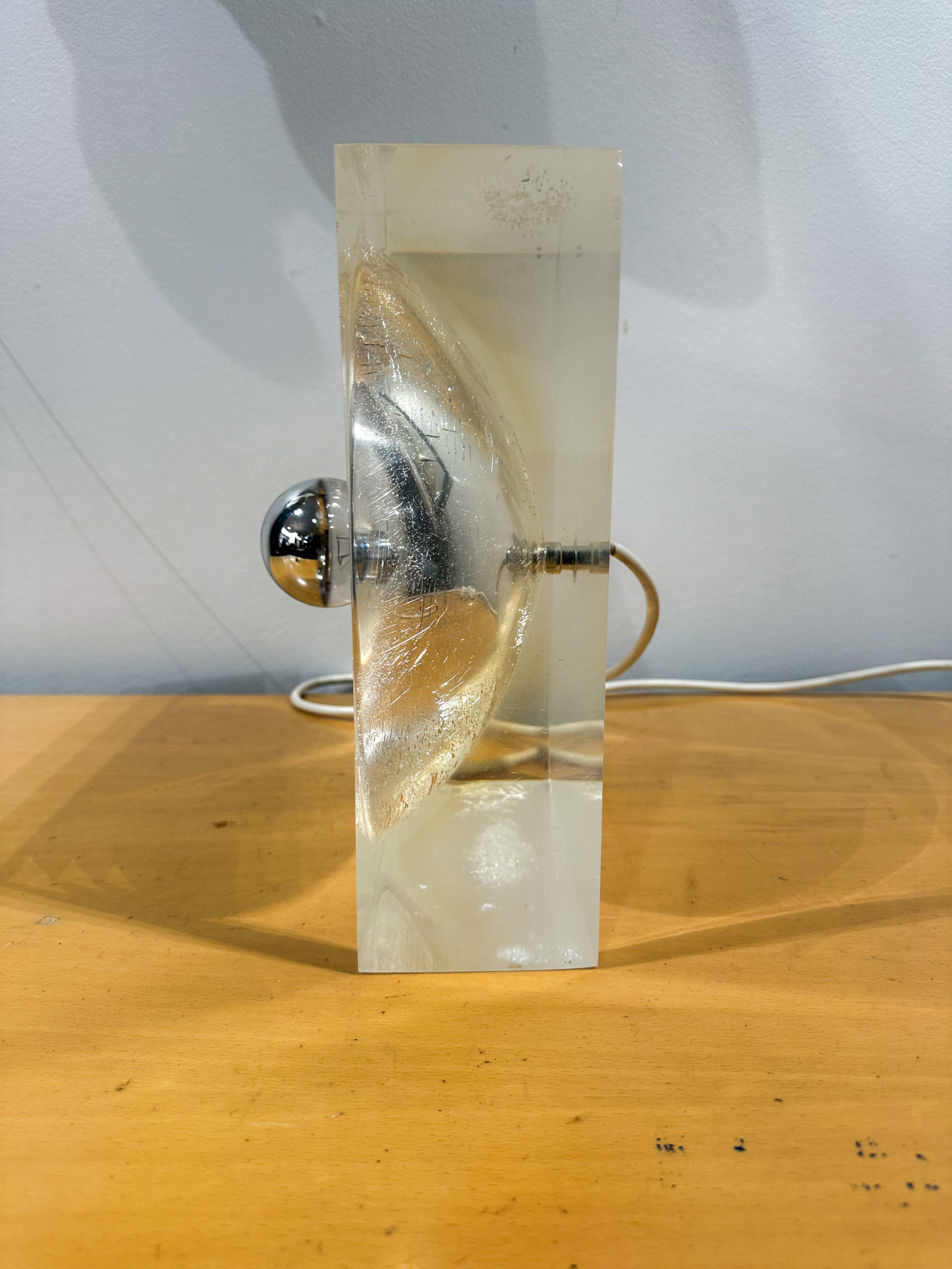 IMG_1407aurore morisse affaire conclue luminaire lampe de table michel dumas france design années 70 décoration