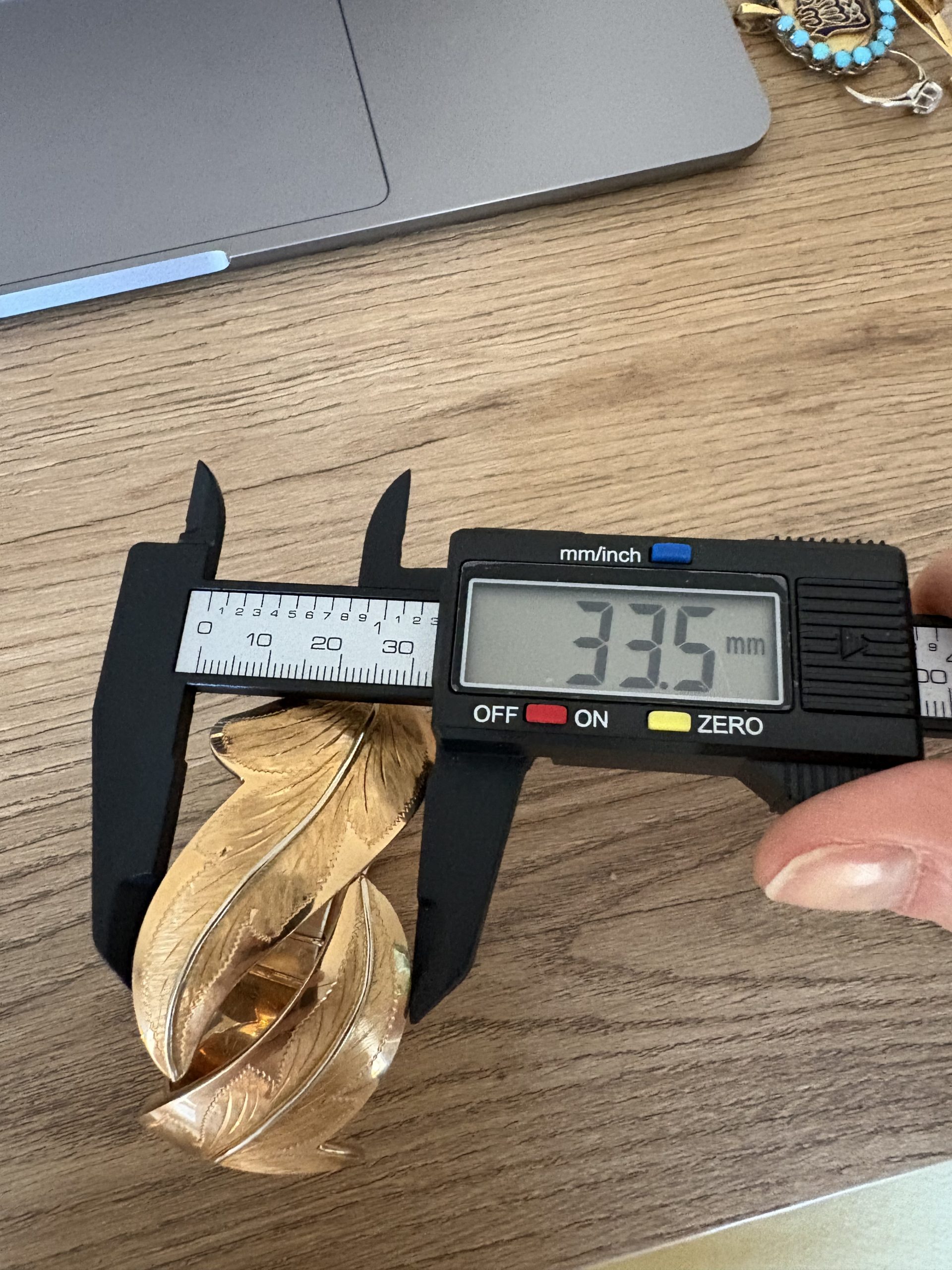 Bracelet-année-50-or-feuille-or-jaune-bijou-vintage-aurore-morisse-paris-liège13