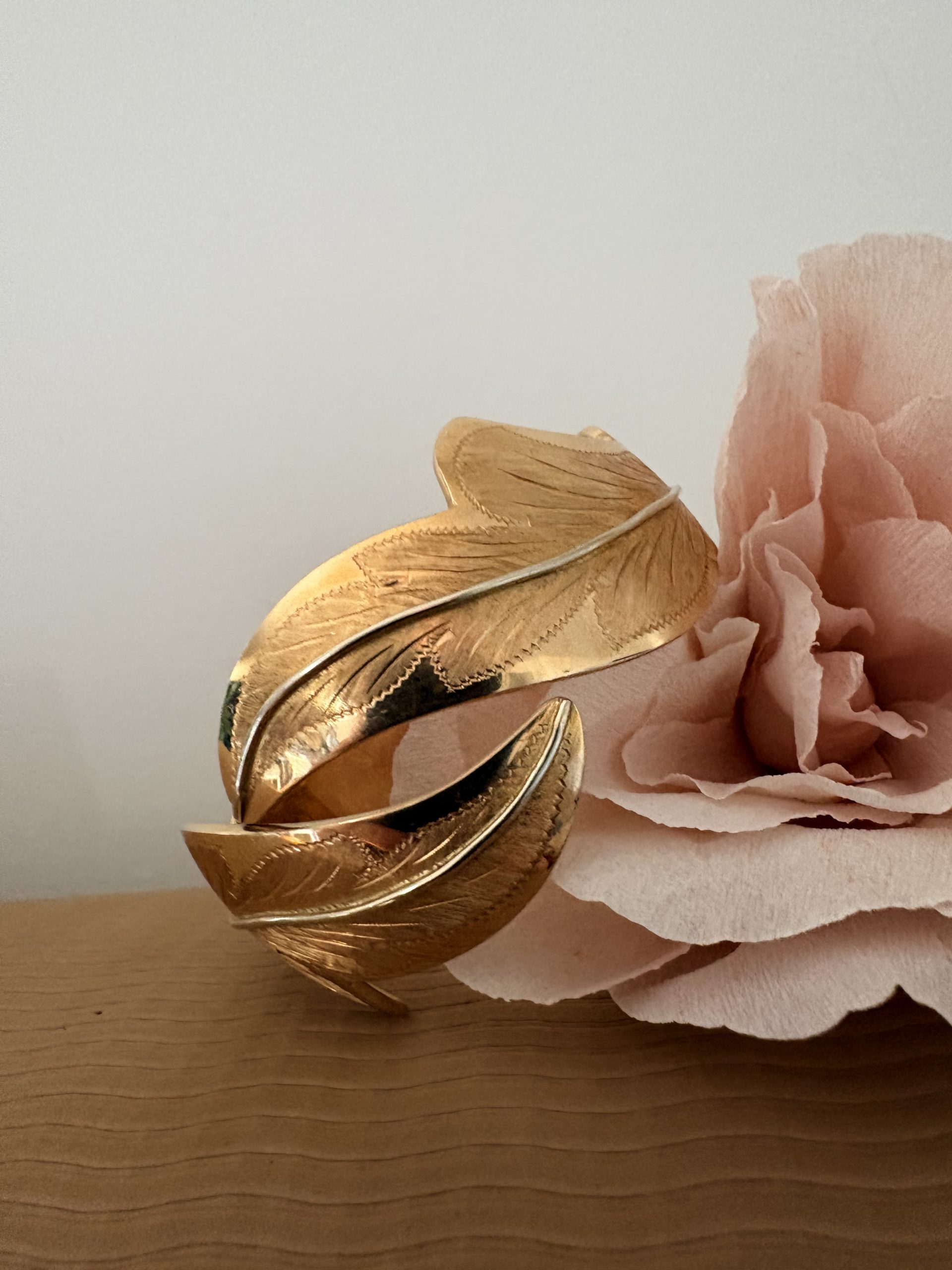 Bracelet-année-50-or-feuille-or-jaune-bijou-vintage-aurore-morisse-paris-liège2