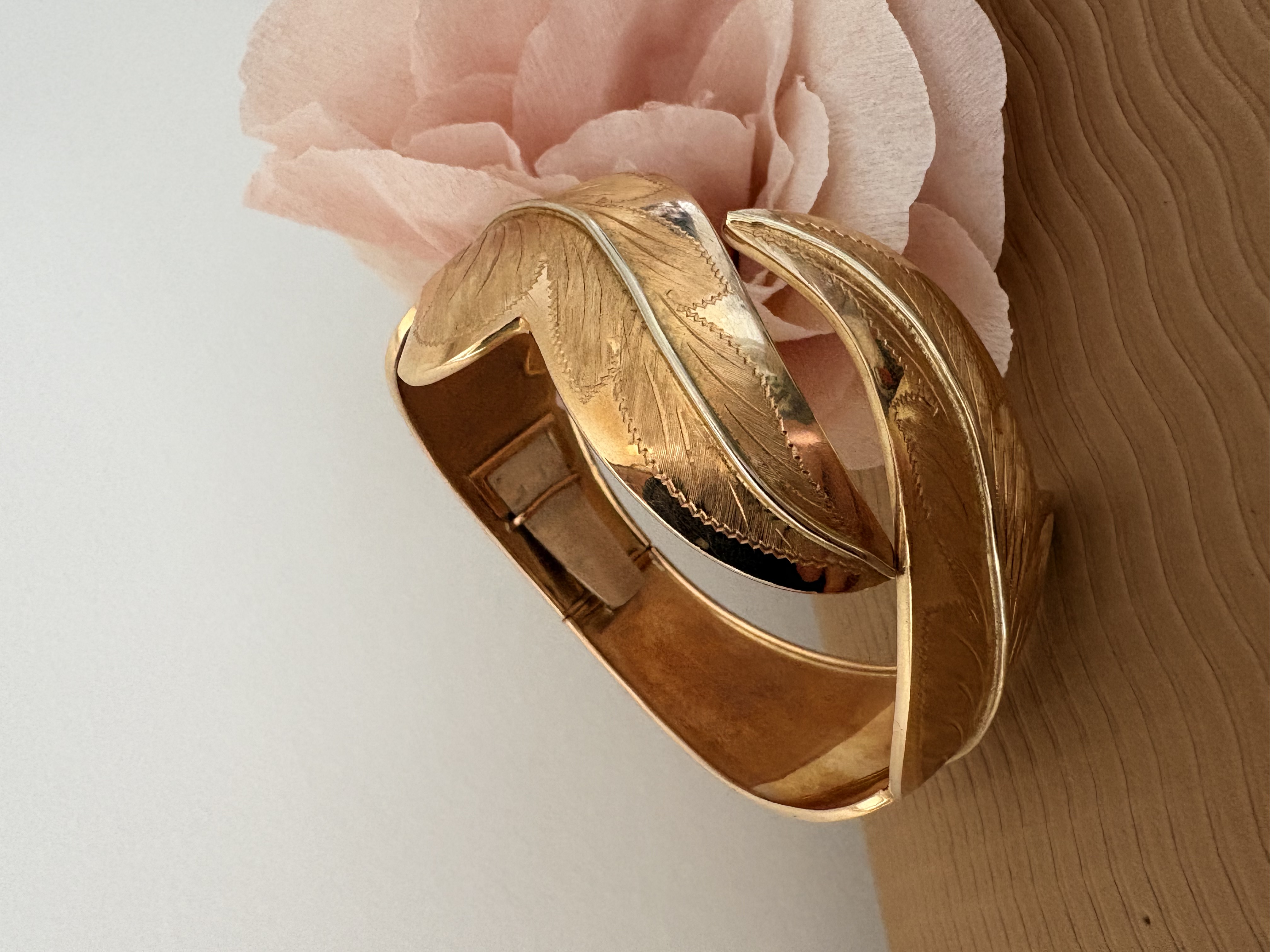 Bracelet-année-50-or-feuille-or-jaune-bijou-vintage-aurore-morisse-paris-liège3